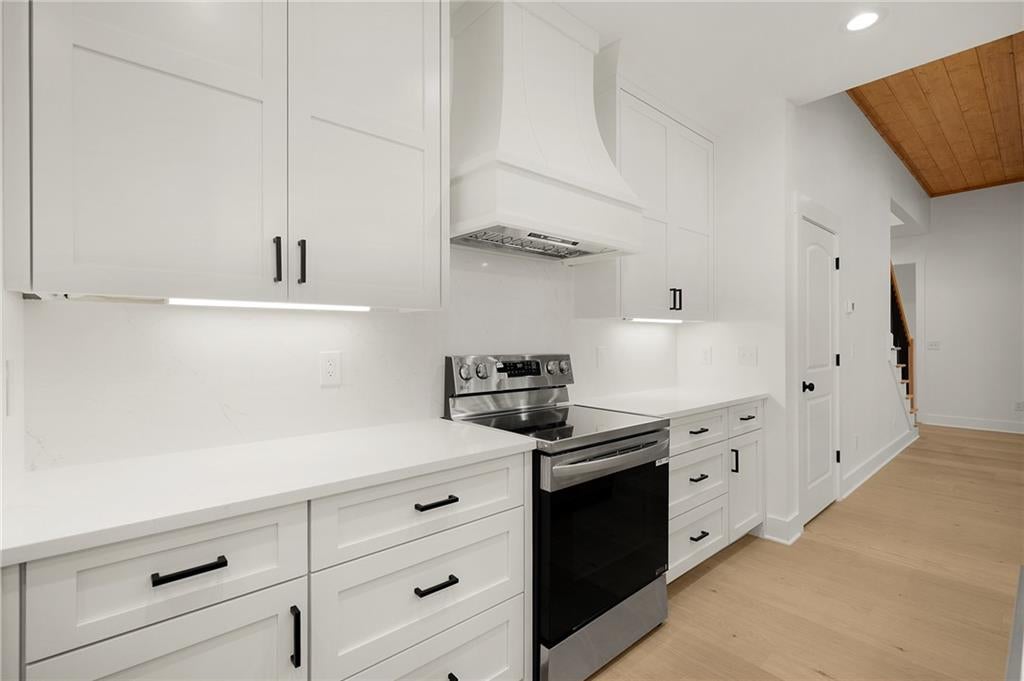 Calhoun, Georgia, 30701, United States, 4 Bedrooms Bedrooms, ,3 BathroomsBathrooms,Residential,For Sale,1979755