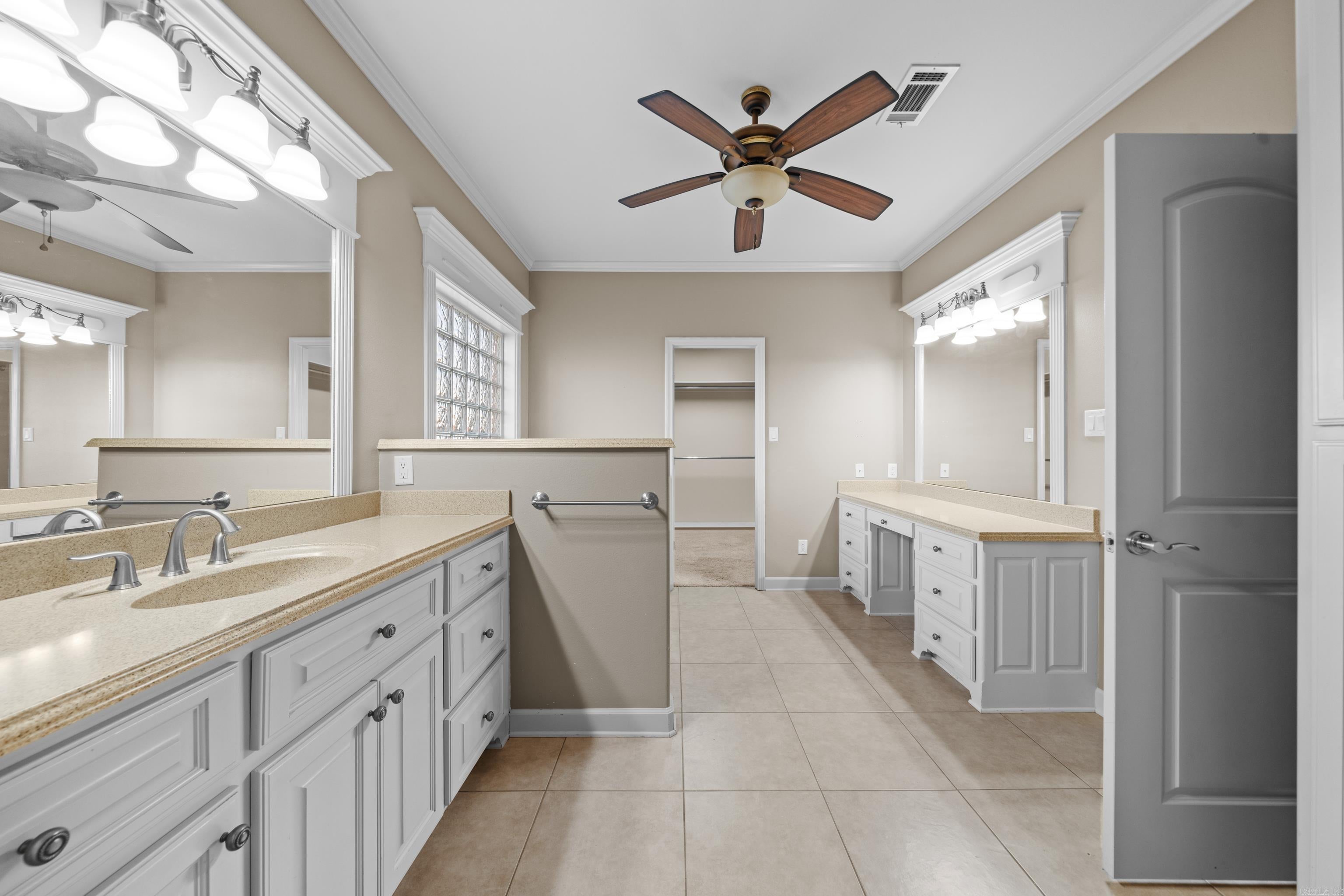 Hot Springs, Arkansas, 71913, United States, 4 Bedrooms Bedrooms, ,3 BathroomsBathrooms,Residential,For Sale,2006318