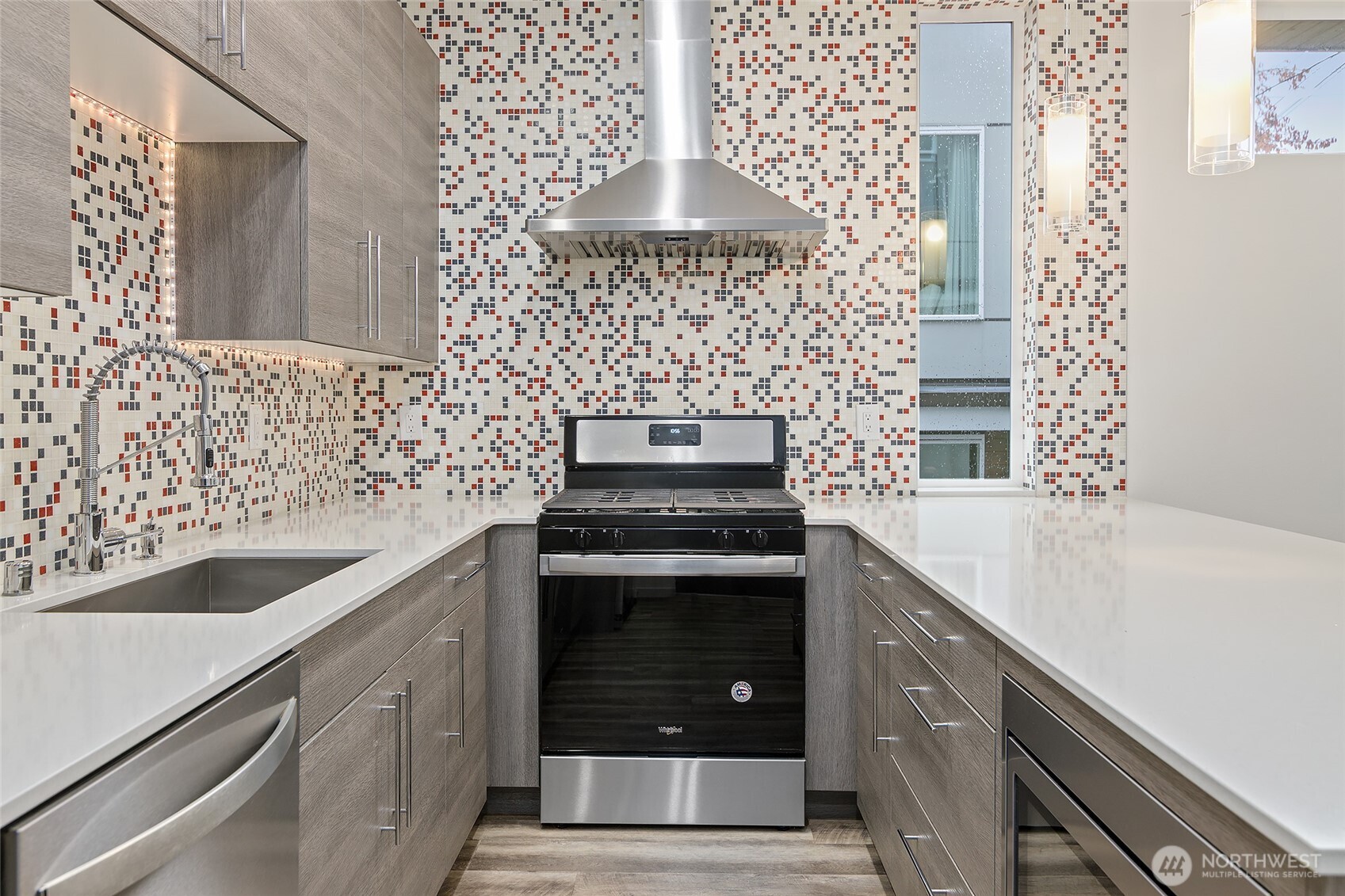 Seattle, Washington, 98103, United States, 2 Bedrooms Bedrooms, ,1 BathroomBathrooms,Residential,For Sale,1991095