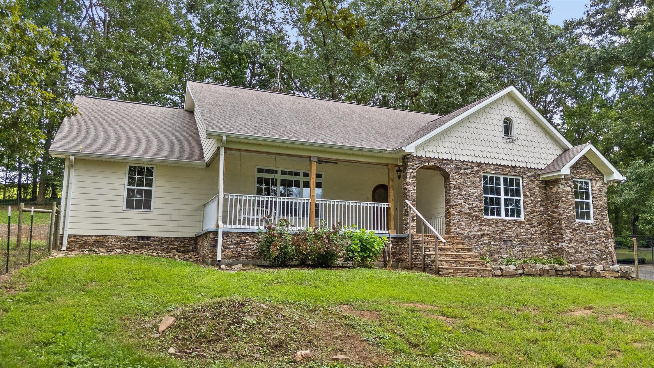 Dunlap, Tennessee, 37327, United States, 3 Bedrooms Bedrooms, ,2 BathroomsBathrooms,Residential,For Sale,1912691