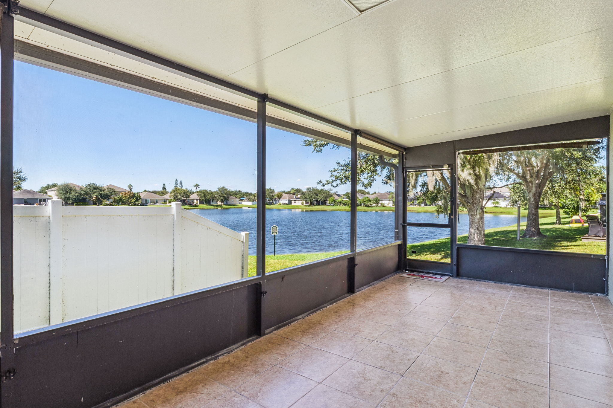 Orlando, Florida, 32825, United States, 5 Bedrooms Bedrooms, ,4 BathroomsBathrooms,Residential,For Sale,1980757