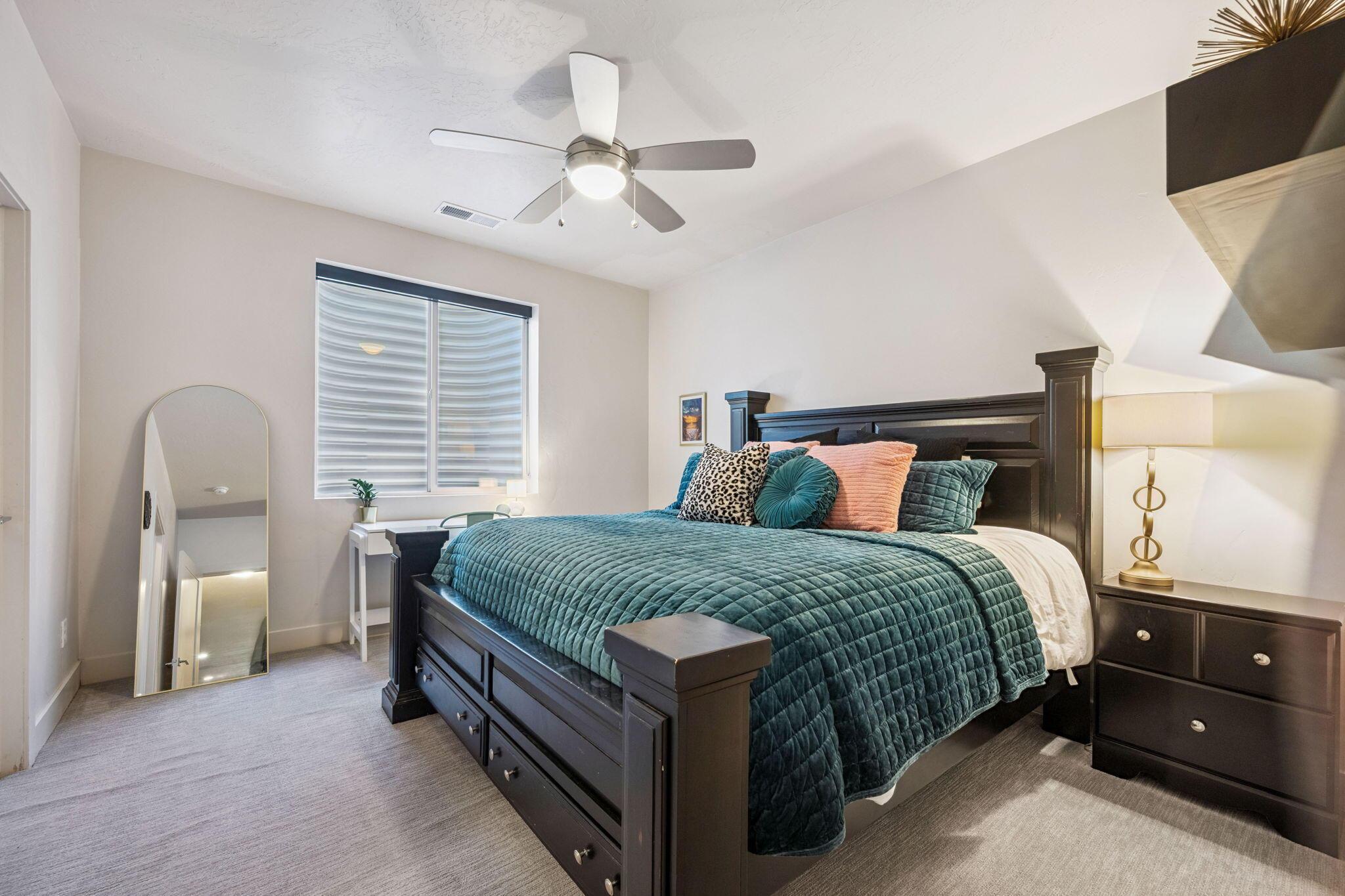 St George, Utah, 84790, United States, 6 Bedrooms Bedrooms, ,6 BathroomsBathrooms,Residential,For Sale,1975386