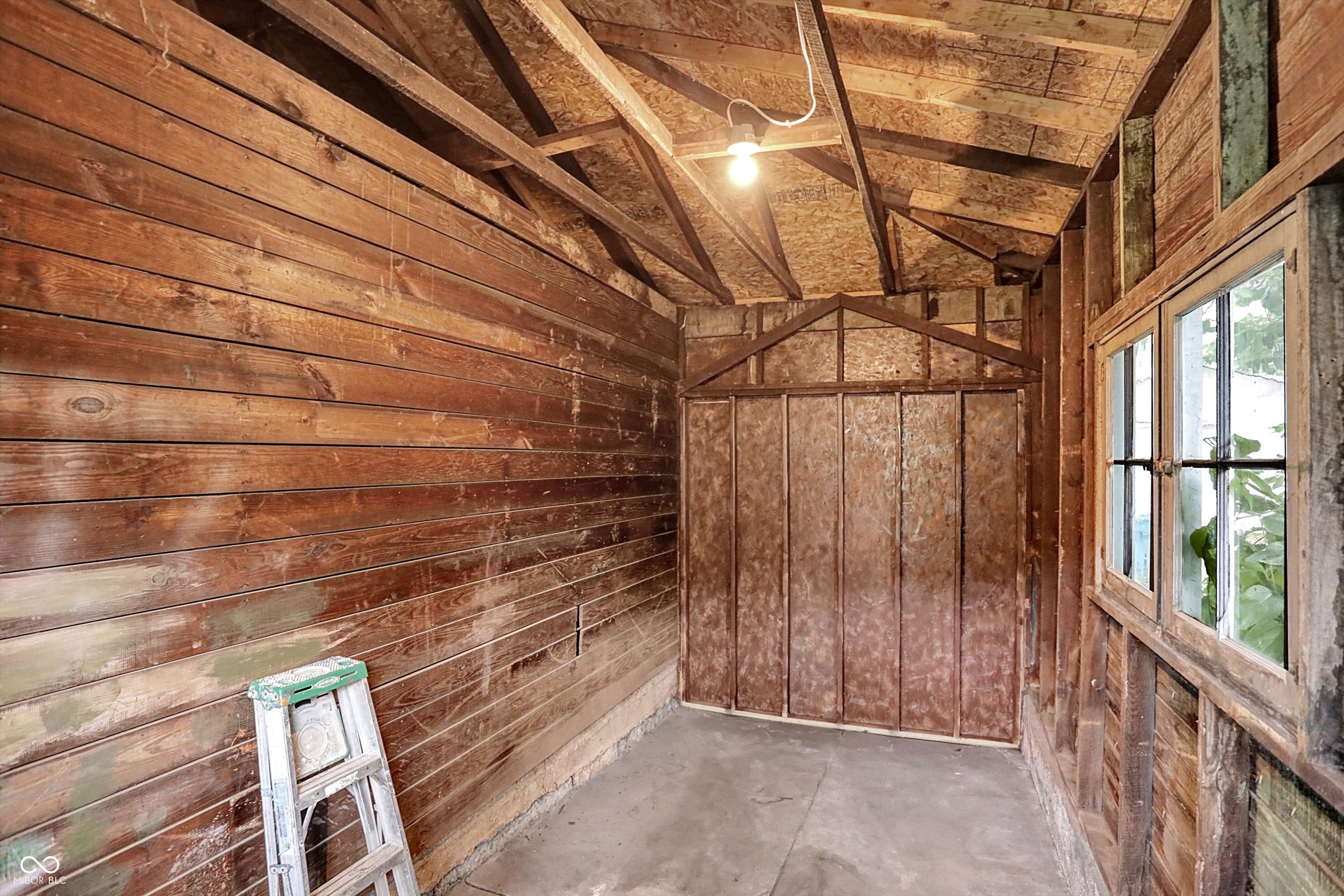 Indianapolis, Indiana, 46205, United States, 3 Bedrooms Bedrooms, ,3 BathroomsBathrooms,Residential,For Sale,1982816