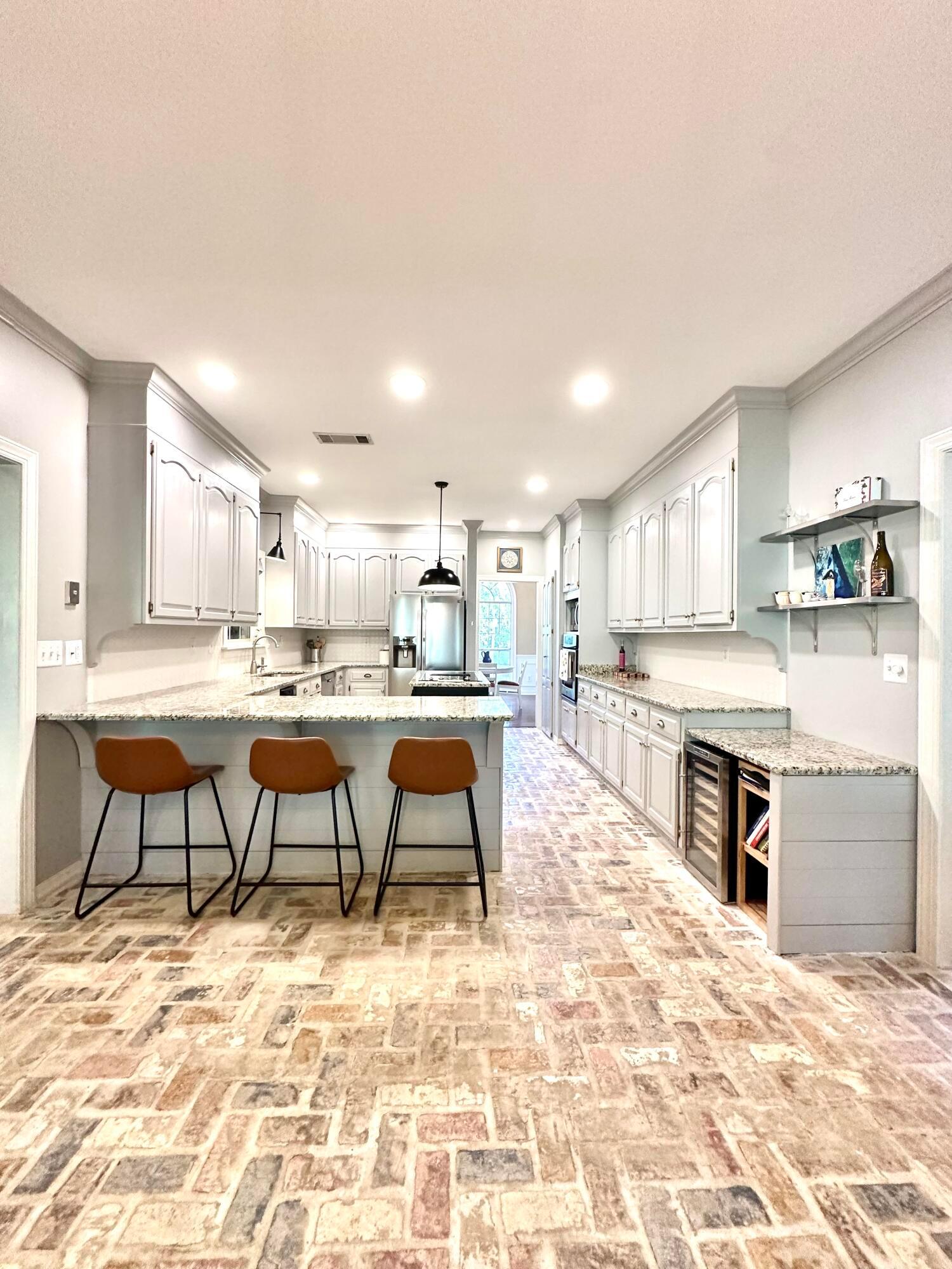 Tupelo, Mississippi, 38804, United States, 4 Bedrooms Bedrooms, ,4 BathroomsBathrooms,Residential,For Sale,1961666