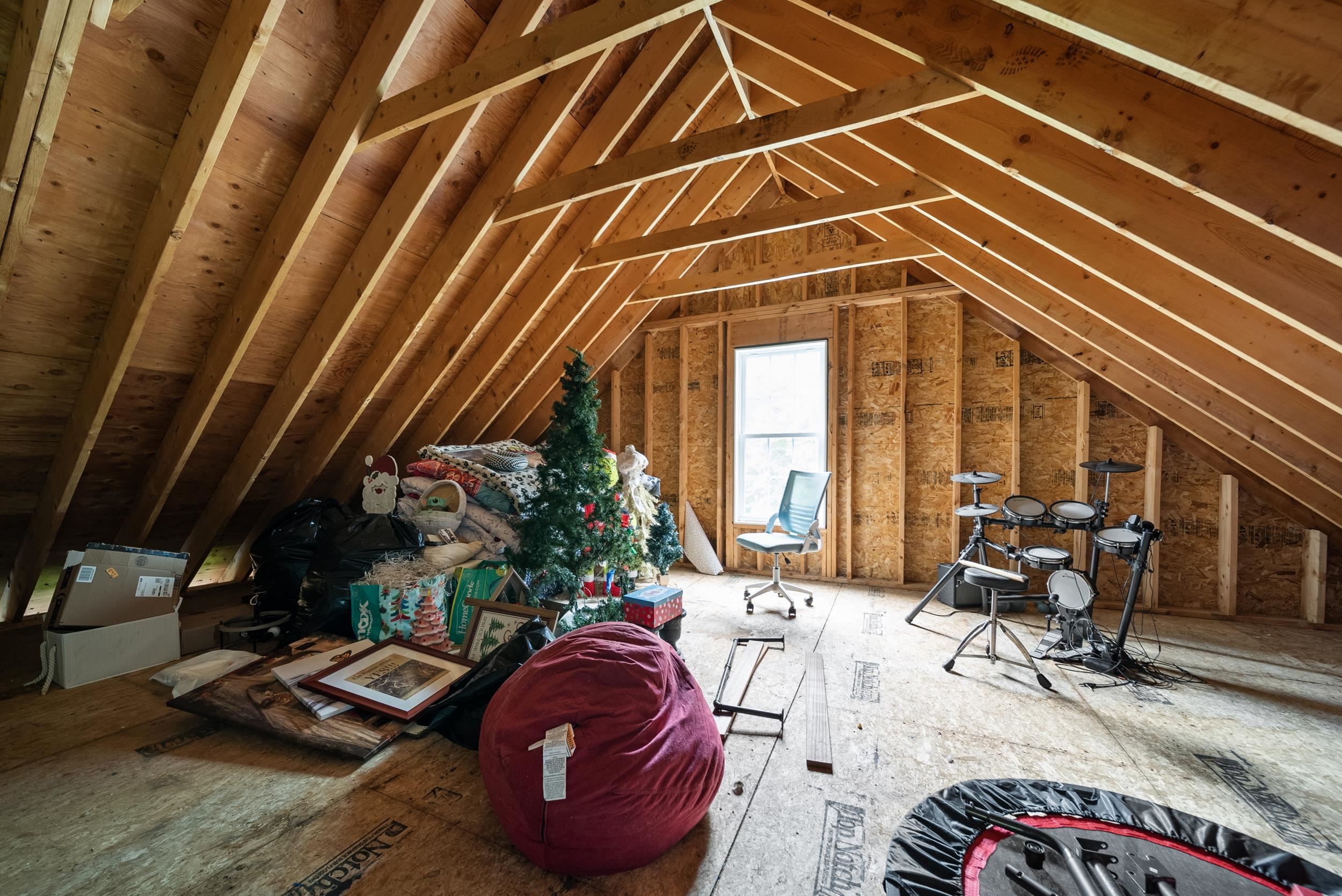 Derry, New Hampshire, 03038, United States, 3 Bedrooms Bedrooms, ,3 BathroomsBathrooms,Residential,For Sale,1885633