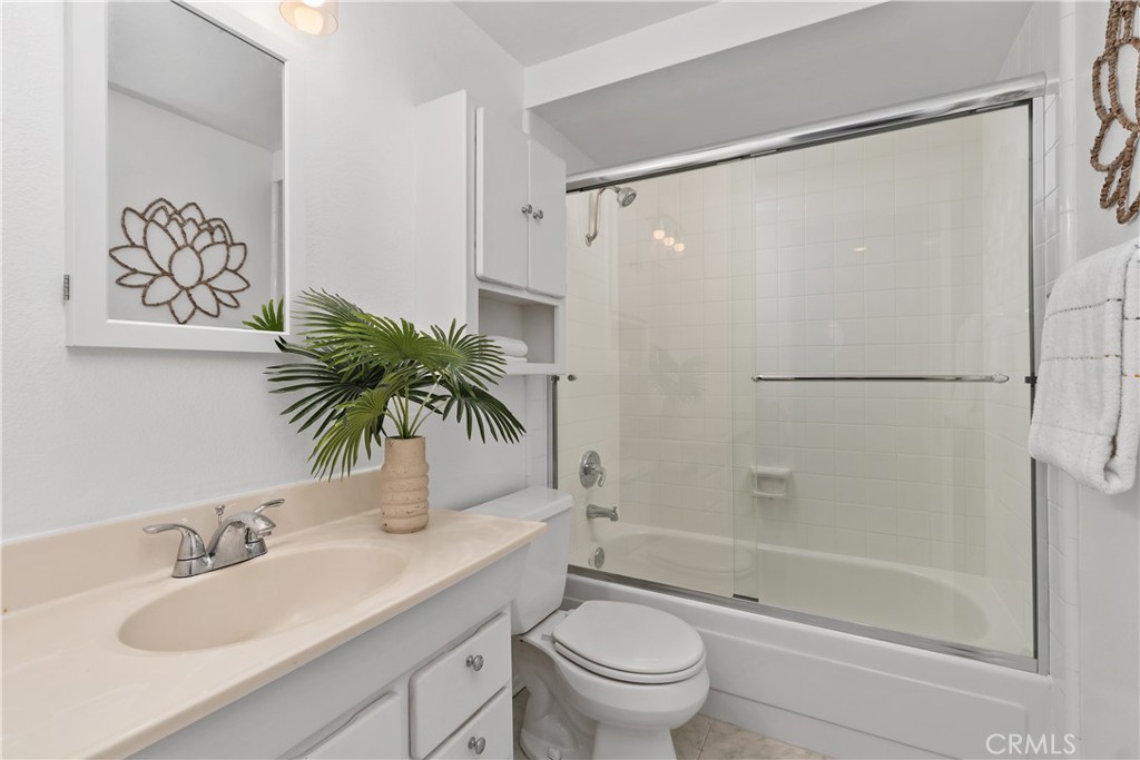 Huntington Beach, California, 92646, United States, 4 Bedrooms Bedrooms, ,3 BathroomsBathrooms,Residential,For Sale,1906442