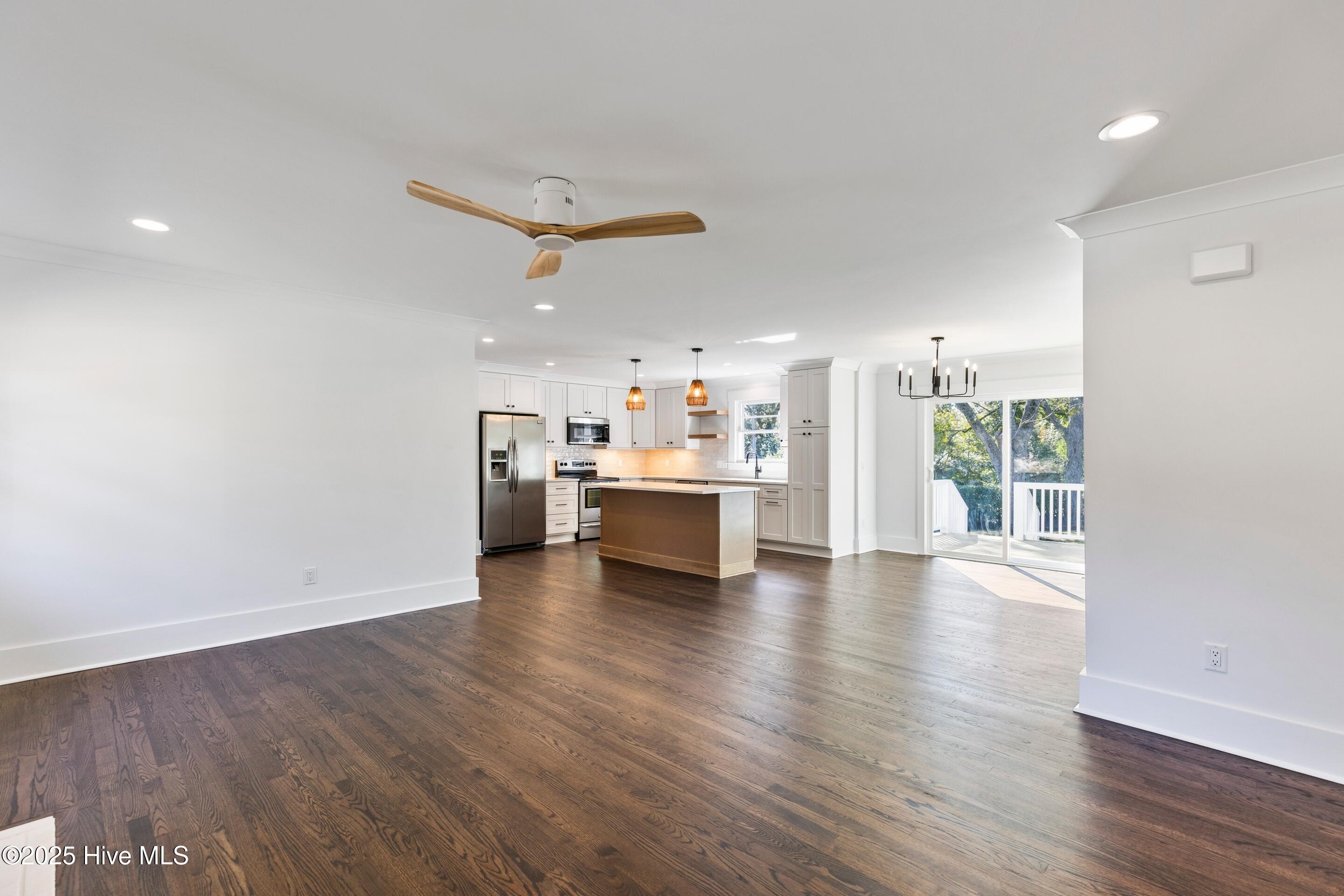 Wilmington, North Carolina, 28403, United States, 4 Bedrooms Bedrooms, ,2 BathroomsBathrooms,Residential,For Sale,1991913