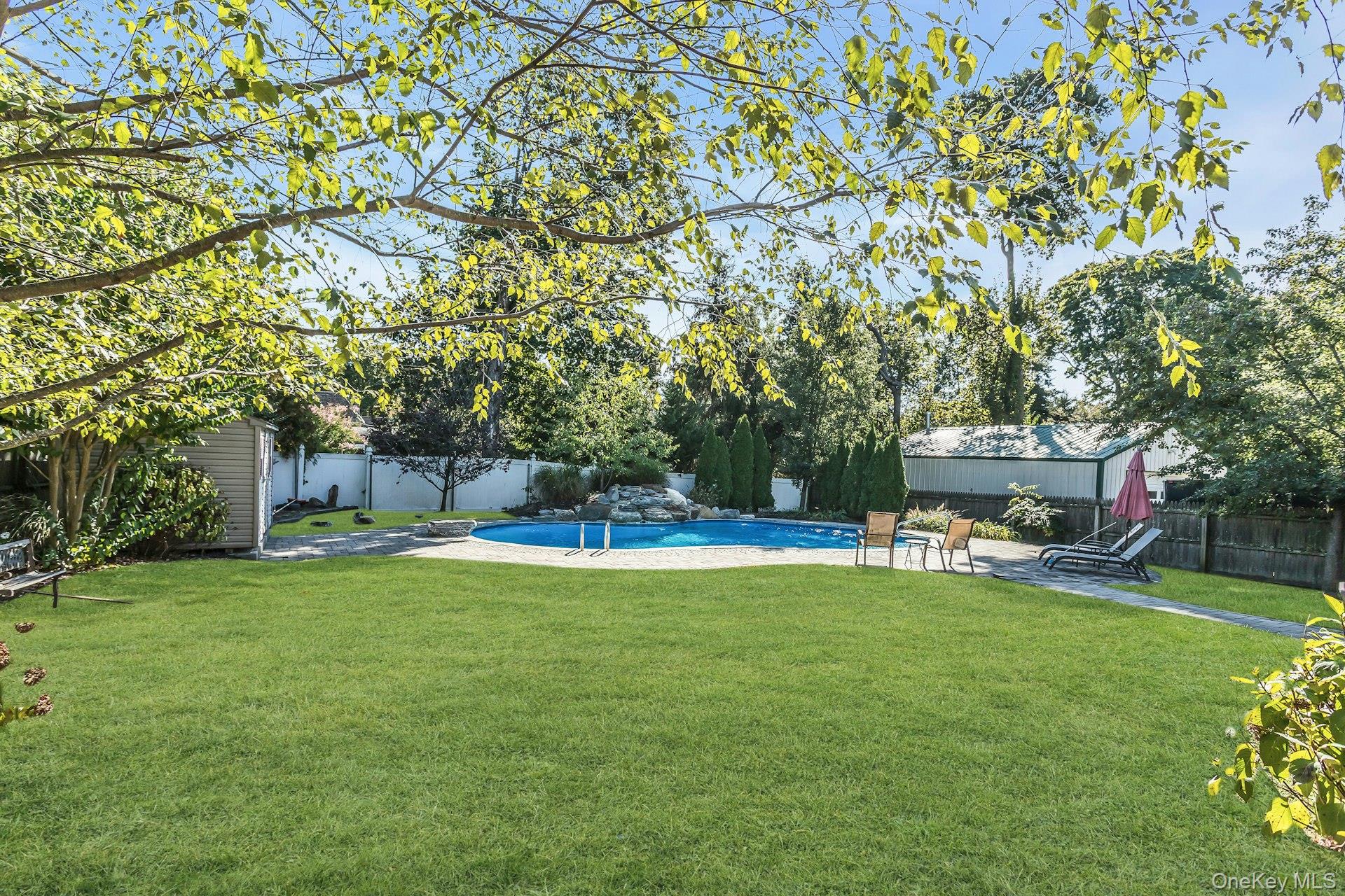 Northport, New York, 11768, United States, 4 Bedrooms Bedrooms, ,3 BathroomsBathrooms,Residential,For Sale,1988277