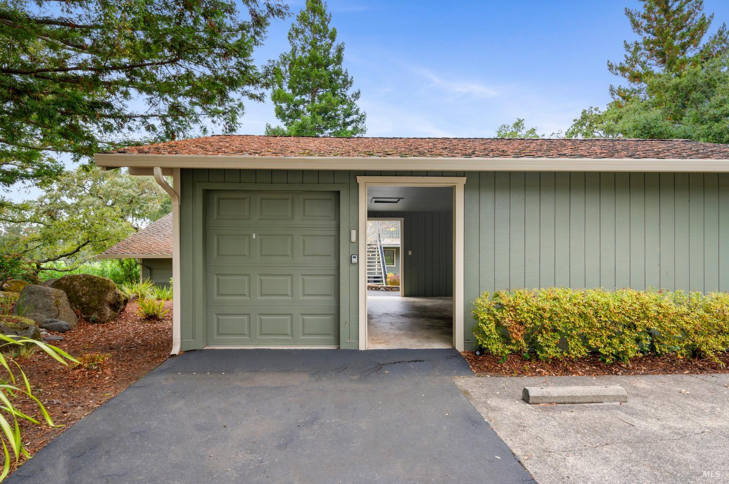 Napa, California, 94558, United States, 3 Bedrooms Bedrooms, ,2 BathroomsBathrooms,Residential,For Sale,1988085