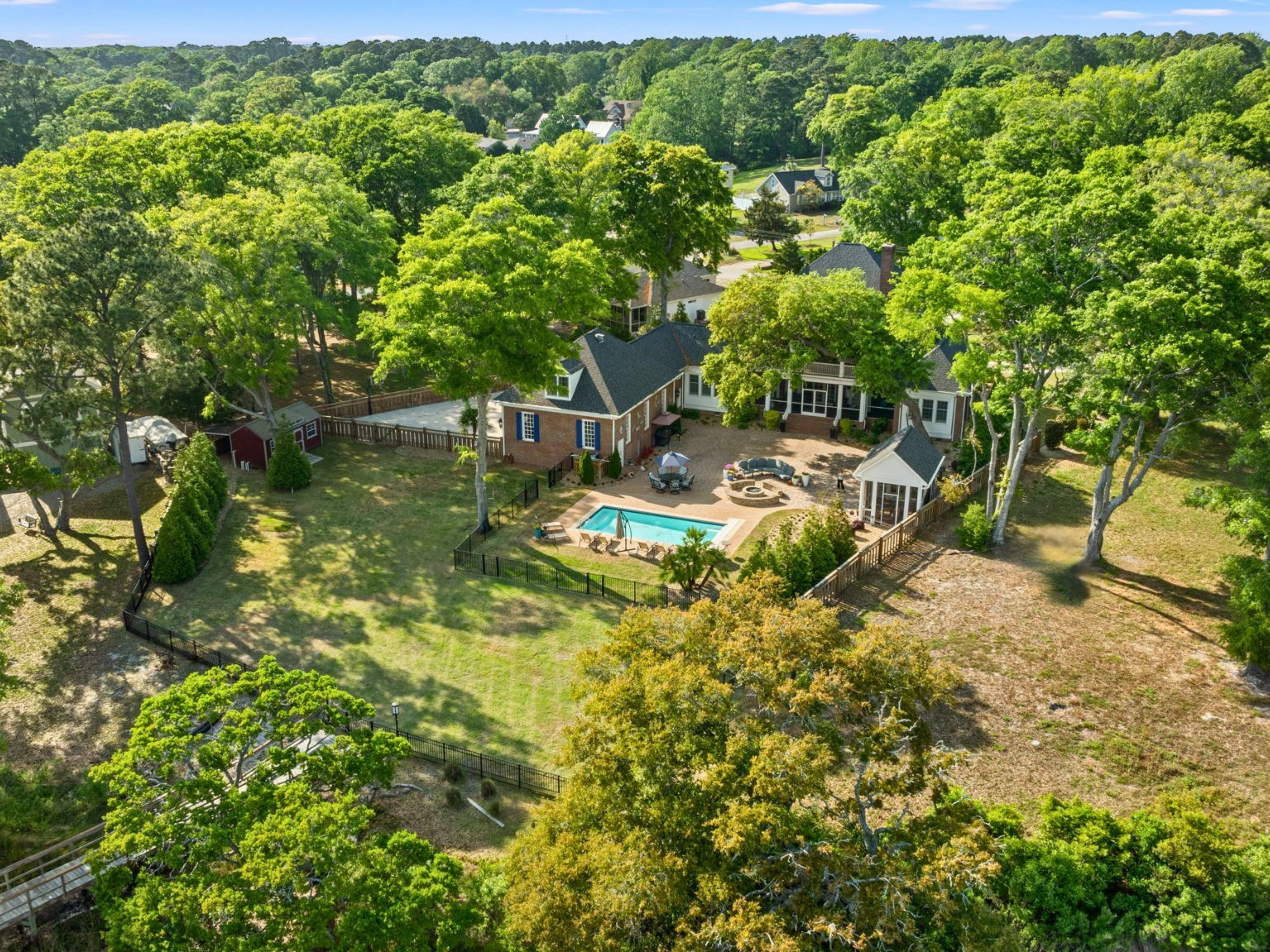  404 Shoreline Drive East, Sunset Beach, NC 28468 - 物件實景