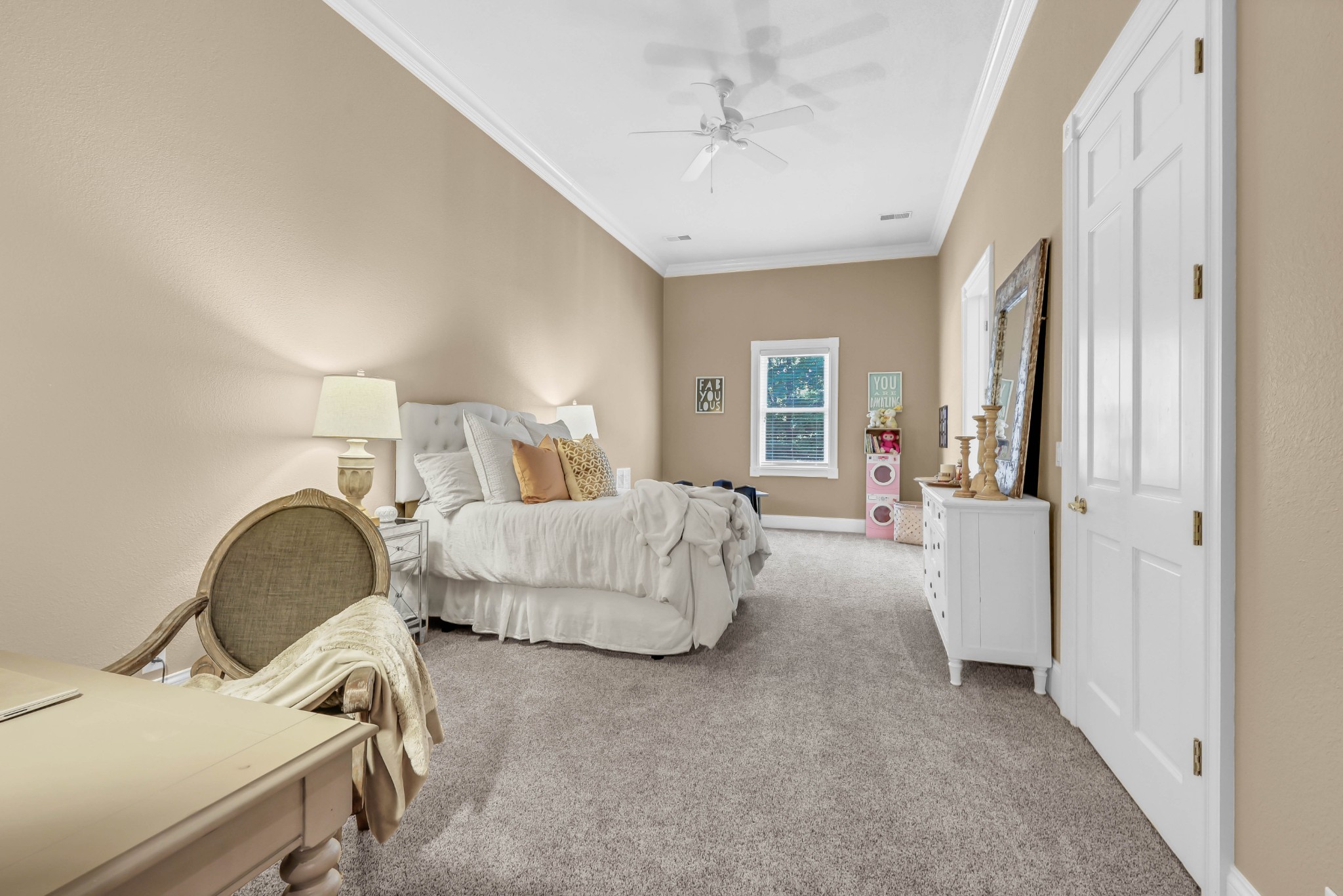 Clarksville, Tennessee, 37043, United States, 4 Bedrooms Bedrooms, ,4 BathroomsBathrooms,Residential,For Sale,1980790