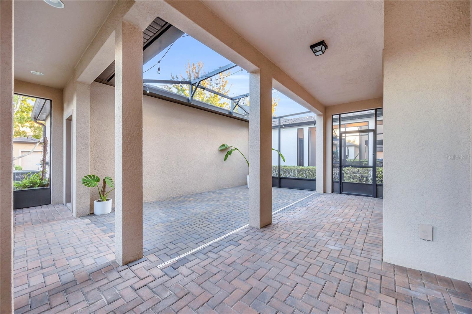 WINTER GARDEN, Florida, 34787, United States, 4 Bedrooms Bedrooms, ,3 BathroomsBathrooms,Residential,For Sale,1993845