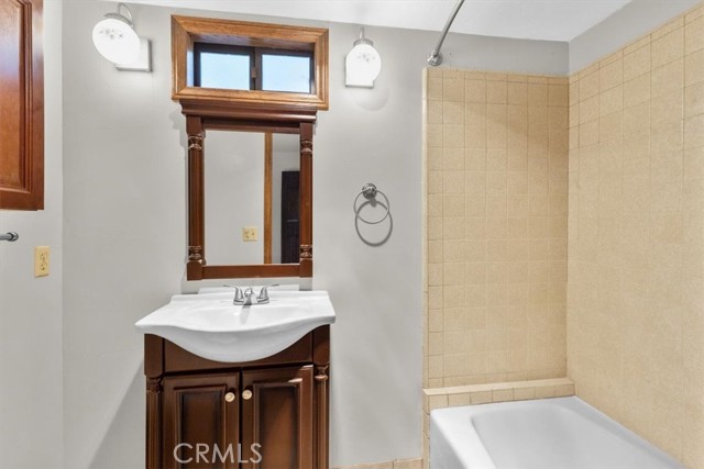 Lake Arrowhead, California, 92391, United States, 3 Bedrooms Bedrooms, ,4 BathroomsBathrooms,Residential,For Sale,1981303