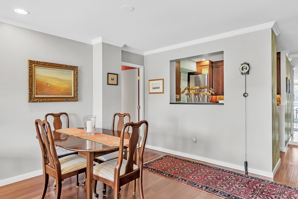 Cambridge, Massachusetts, 02141, United States, 2 Bedrooms Bedrooms, ,2 BathroomsBathrooms,Residential,For Sale,1913406