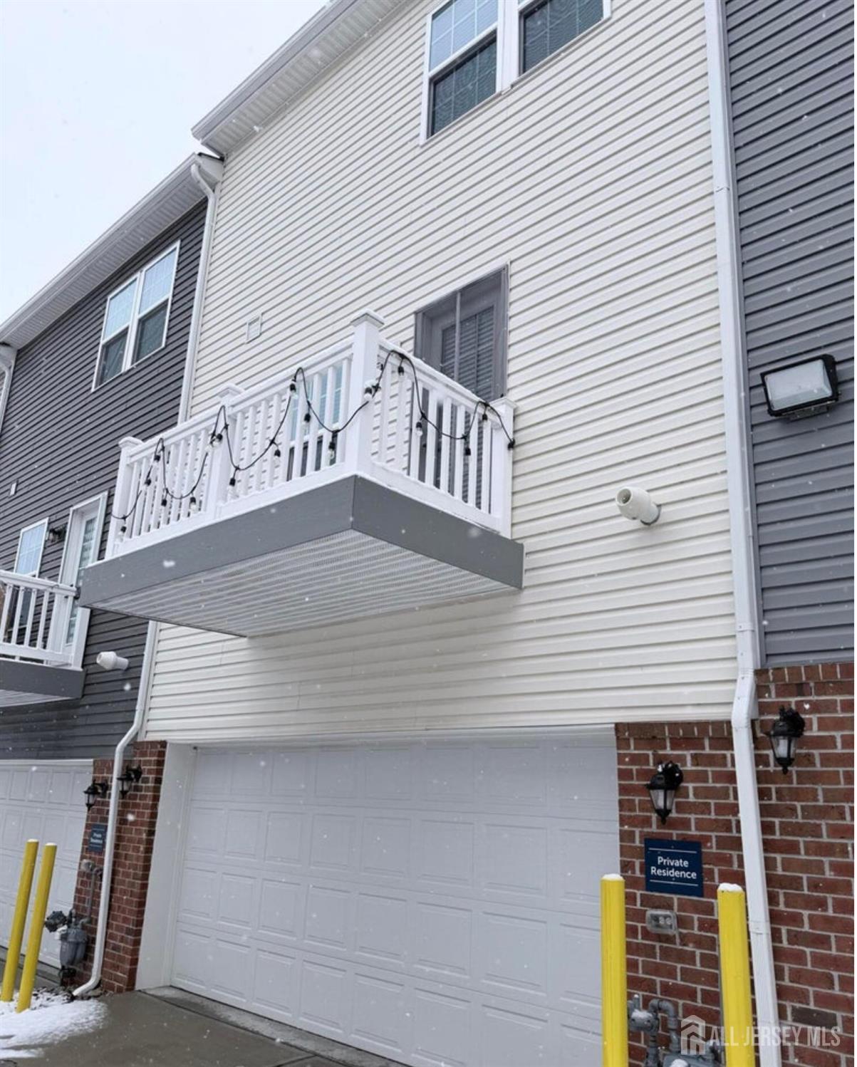 Parlin, New Jersey, 08859, United States, 3 Bedrooms Bedrooms, ,3 BathroomsBathrooms,Residential,For Sale,2012044