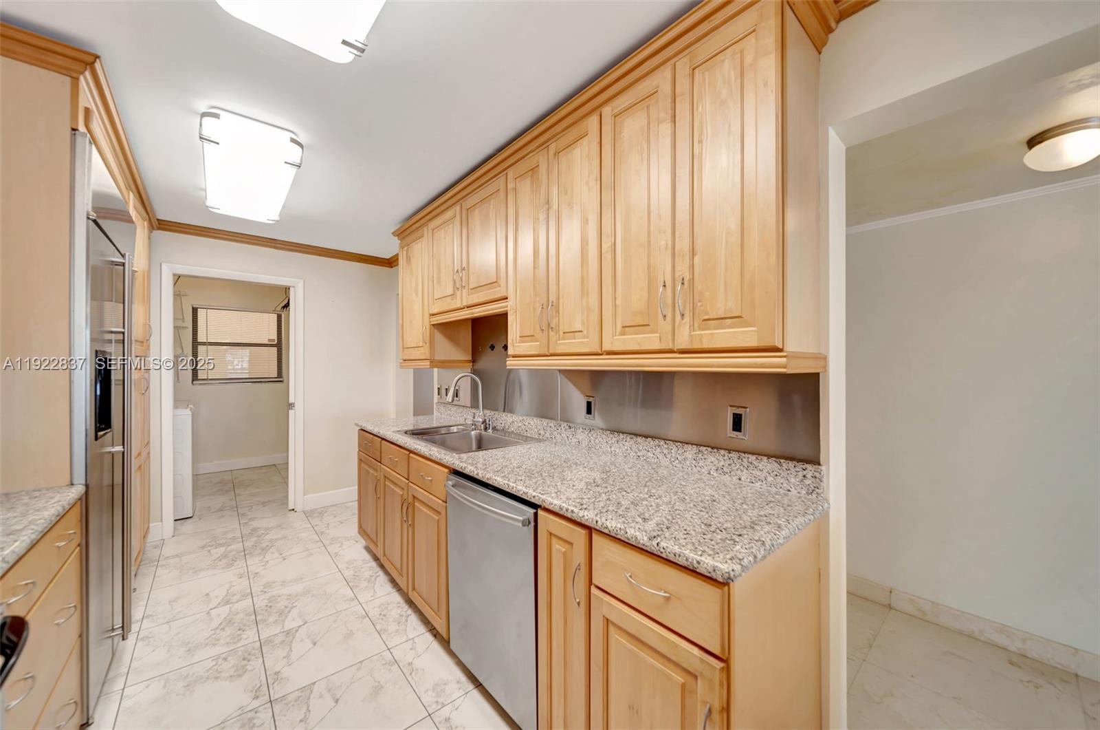 Hallandale Beach, Florida, 33009, United States, 2 Bedrooms Bedrooms, ,2 BathroomsBathrooms,Residential,For Sale,2001763