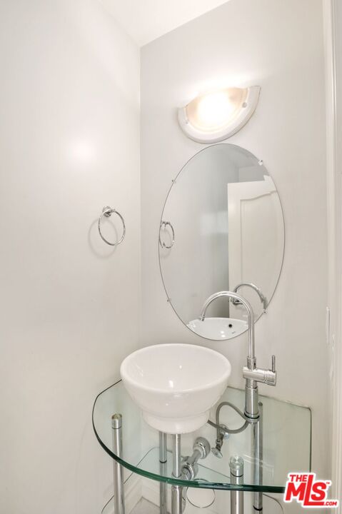 Agoura Hills, California, 91301, United States, 3 Bedrooms Bedrooms, ,3 BathroomsBathrooms,Residential,For Sale,1919478
