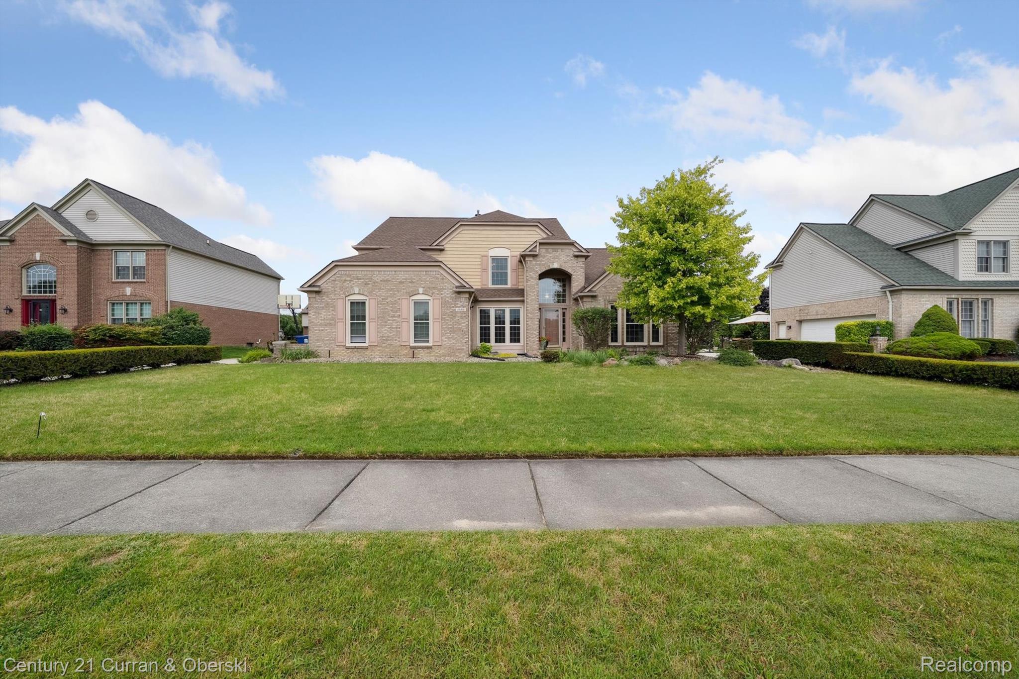 Canton Charter Township, Michigan, 48187, United States, 4 Bedrooms Bedrooms, ,3 BathroomsBathrooms,Residential,For Sale,1977619