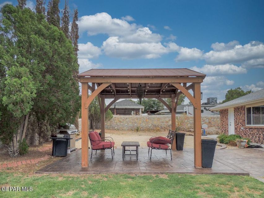 El Paso, Texas, 79935, United States, 4 Bedrooms Bedrooms, ,2 BathroomsBathrooms,Residential,For Sale,1923244