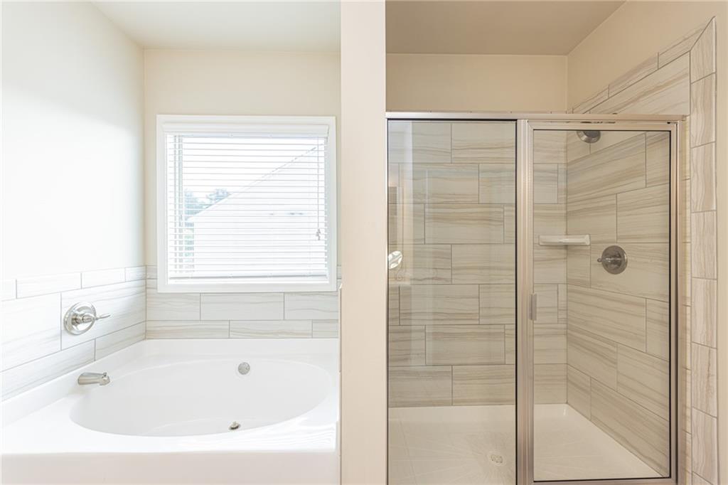 Lawrenceville, Georgia, 30046, United States, 5 Bedrooms Bedrooms, ,4 BathroomsBathrooms,Residential,For Sale,1982539