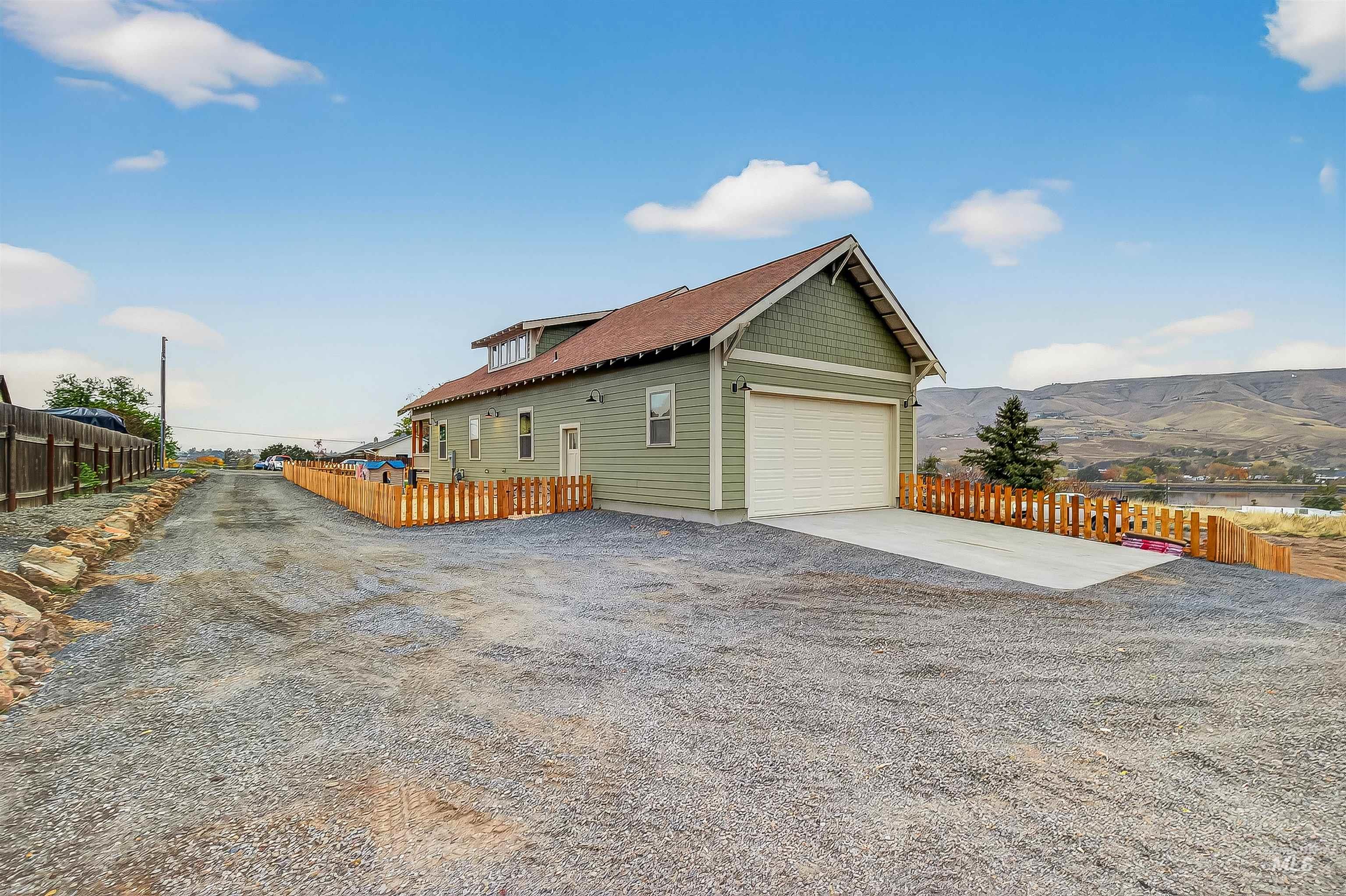 Lewiston, Idaho, 83501, United States, 5 Bedrooms Bedrooms, ,Residential,For Sale,1987812