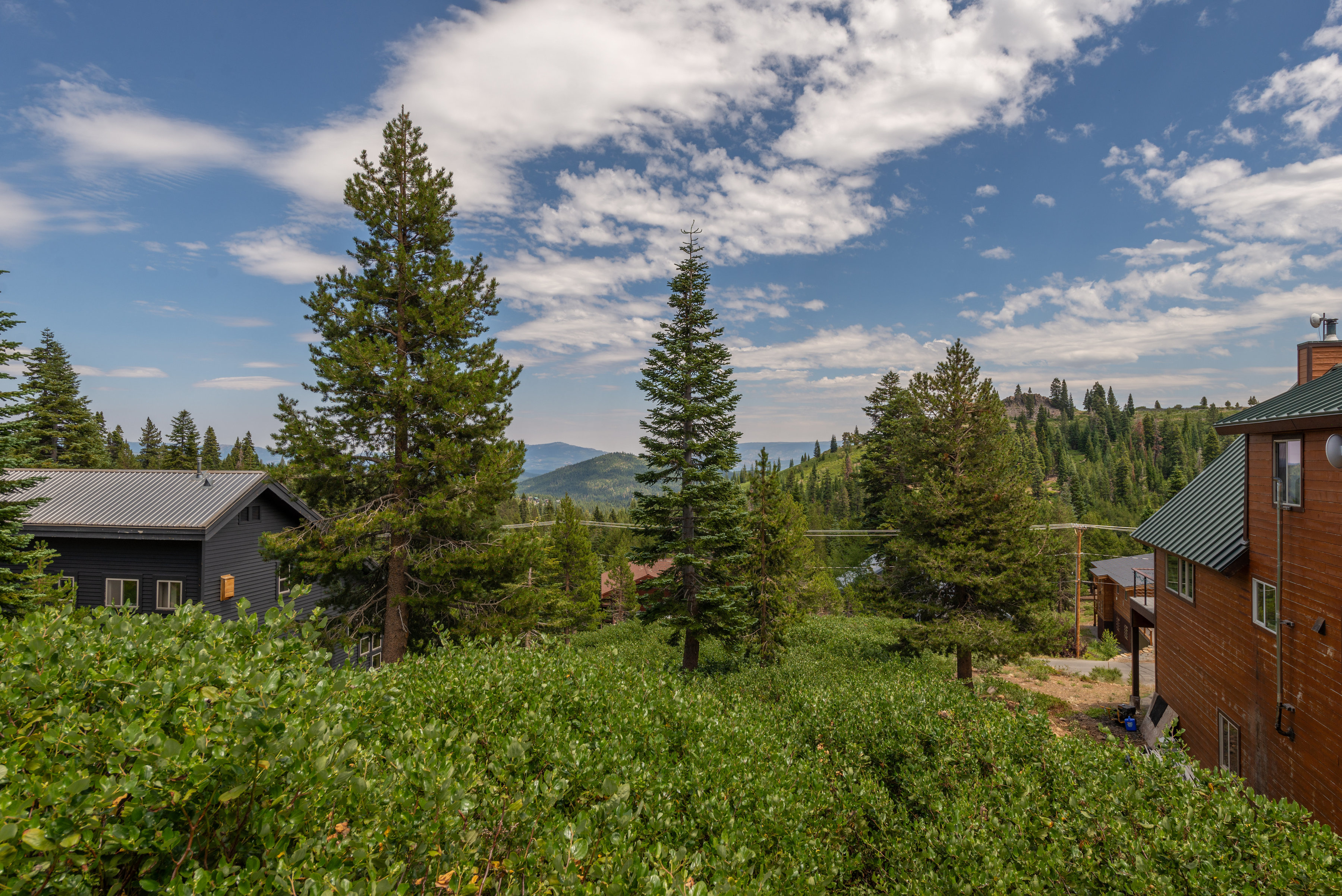  Build Your Mountain Retreat with Backcountry Access - 物件實景