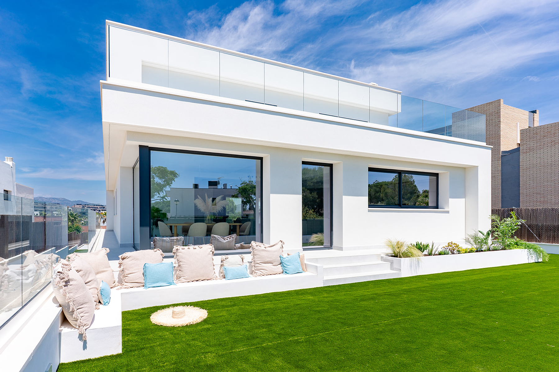  Contemporary villa with sea views in Aragai, Vilanova i la Geltrú - 物件實景