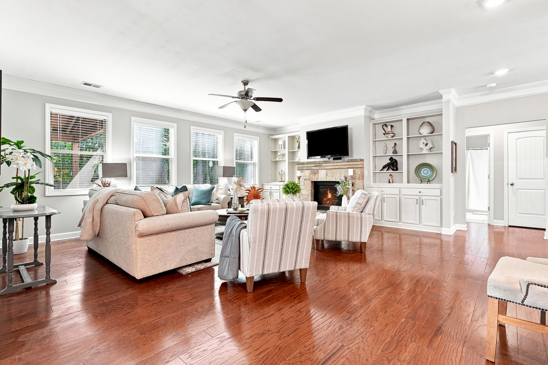  Exceptional Home in the Heart of Downtown Woodstock - 物件實景