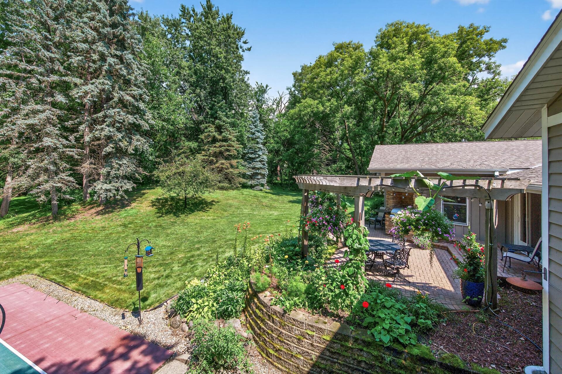 Minnetonka, Minnesota, 55345, United States, 5 Bedrooms Bedrooms, ,2 BathroomsBathrooms,Residential,For Sale,1919862