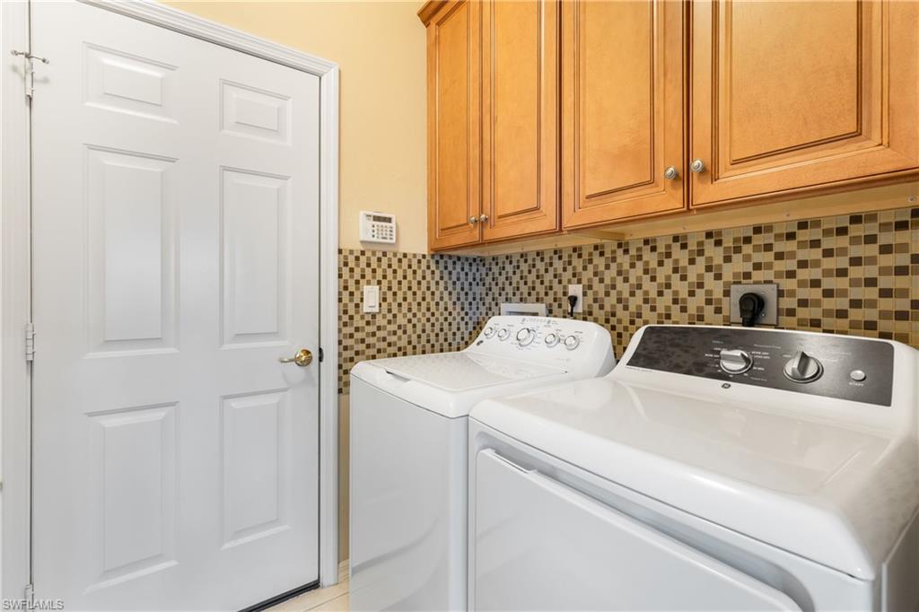 Fort Myers, Florida, 33919, United States, 3 Bedrooms Bedrooms, ,2 BathroomsBathrooms,Residential,For Sale,1970315