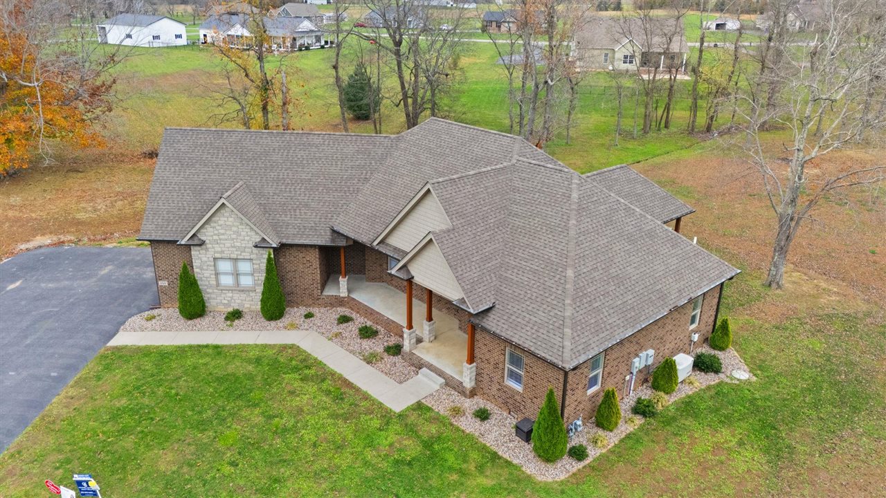 Smiths Grove, Kentucky, 42171, United States, 4 Bedrooms Bedrooms, ,3 BathroomsBathrooms,Residential,For Sale,1901805