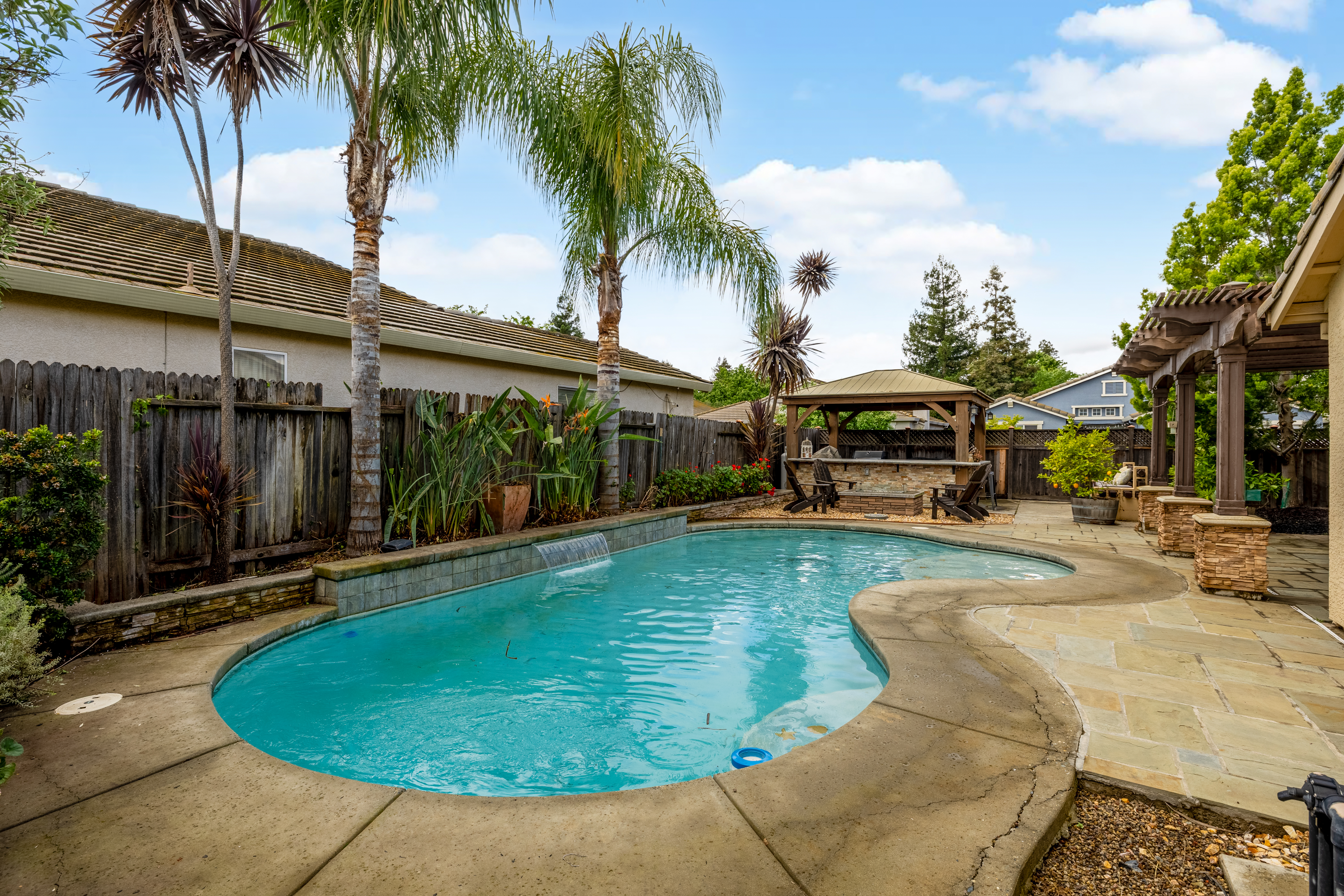  10044 Oglethorpe Way, Elk Grove, CA 95624 - 物件實景