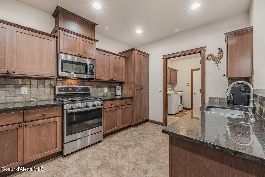 Coeur D'alene, Idaho, 83814, United States, 2 Bedrooms Bedrooms, ,Residential,For Sale,1998206