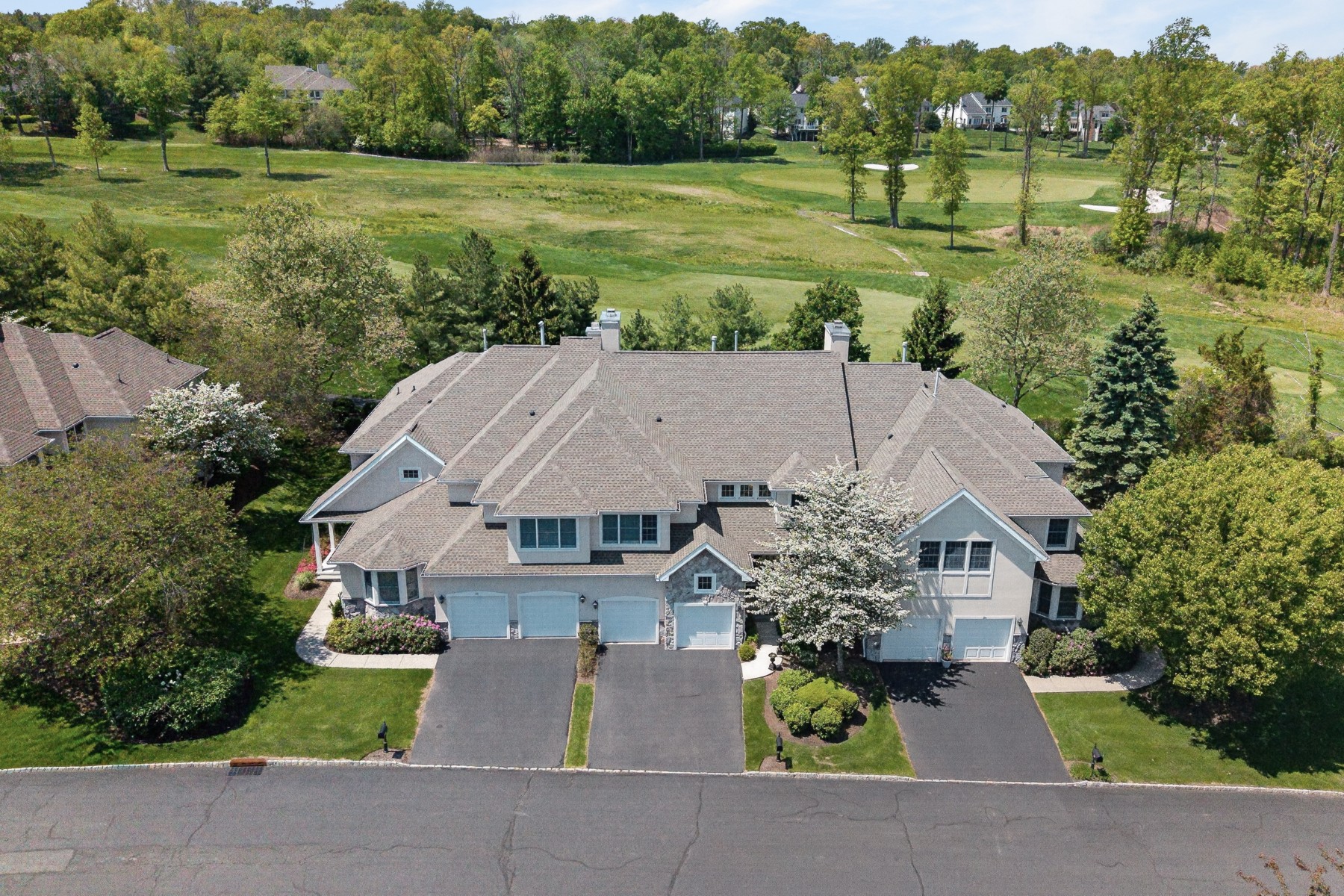  ?Amherst Mews? Stunning Townhome features Golf Course Views - 物件實景