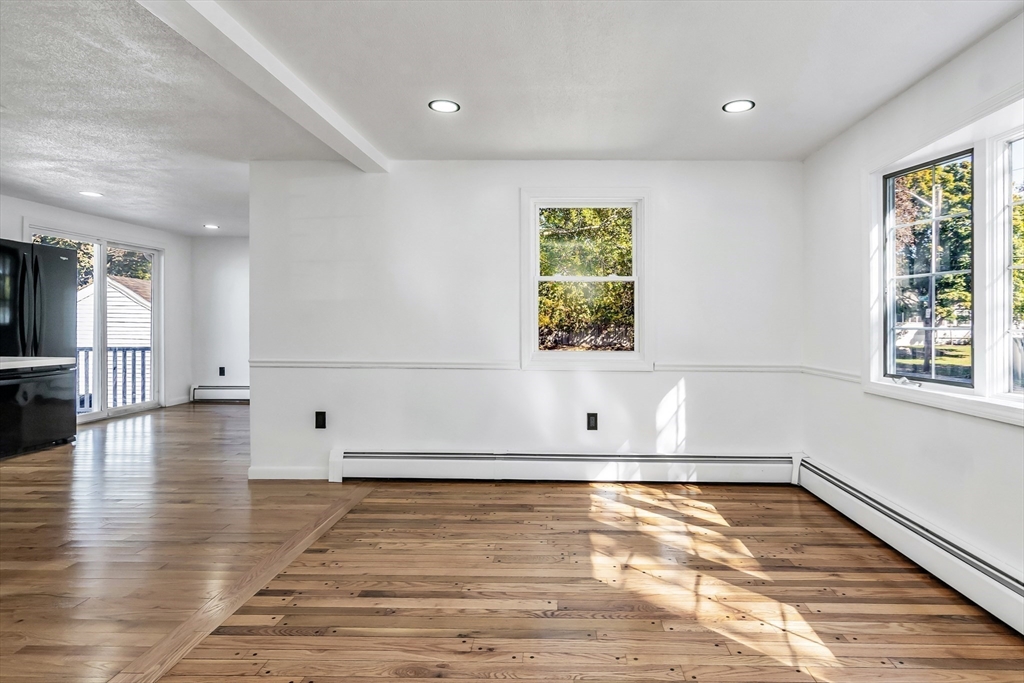 Methuen, Massachusetts, 01844, United States, 4 Bedrooms Bedrooms, ,3 BathroomsBathrooms,Residential,For Sale,1978164