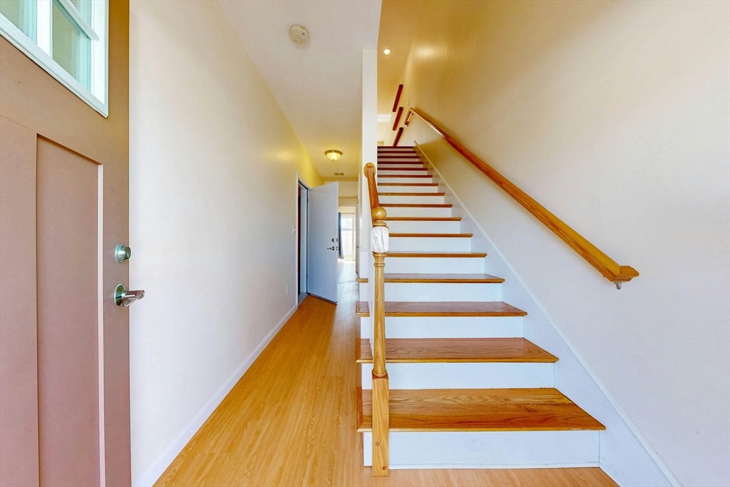 Lynn, Massachusetts, 01905, United States, 2 Bedrooms Bedrooms, ,2 BathroomsBathrooms,Residential,For Sale,1942525