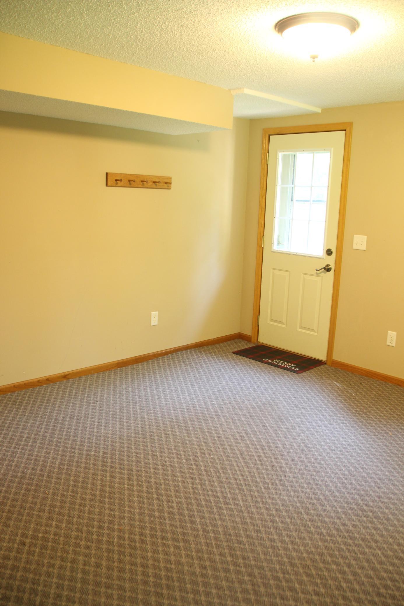 Lakeville, Minnesota, 55044, United States, 3 Bedrooms Bedrooms, ,2 BathroomsBathrooms,Residential,For Sale,1941010