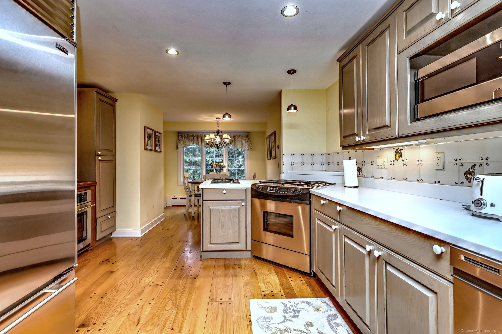 Hamden, Connecticut, 06517, United States, 5 Bedrooms Bedrooms, ,4 BathroomsBathrooms,Residential,For Sale,1924978