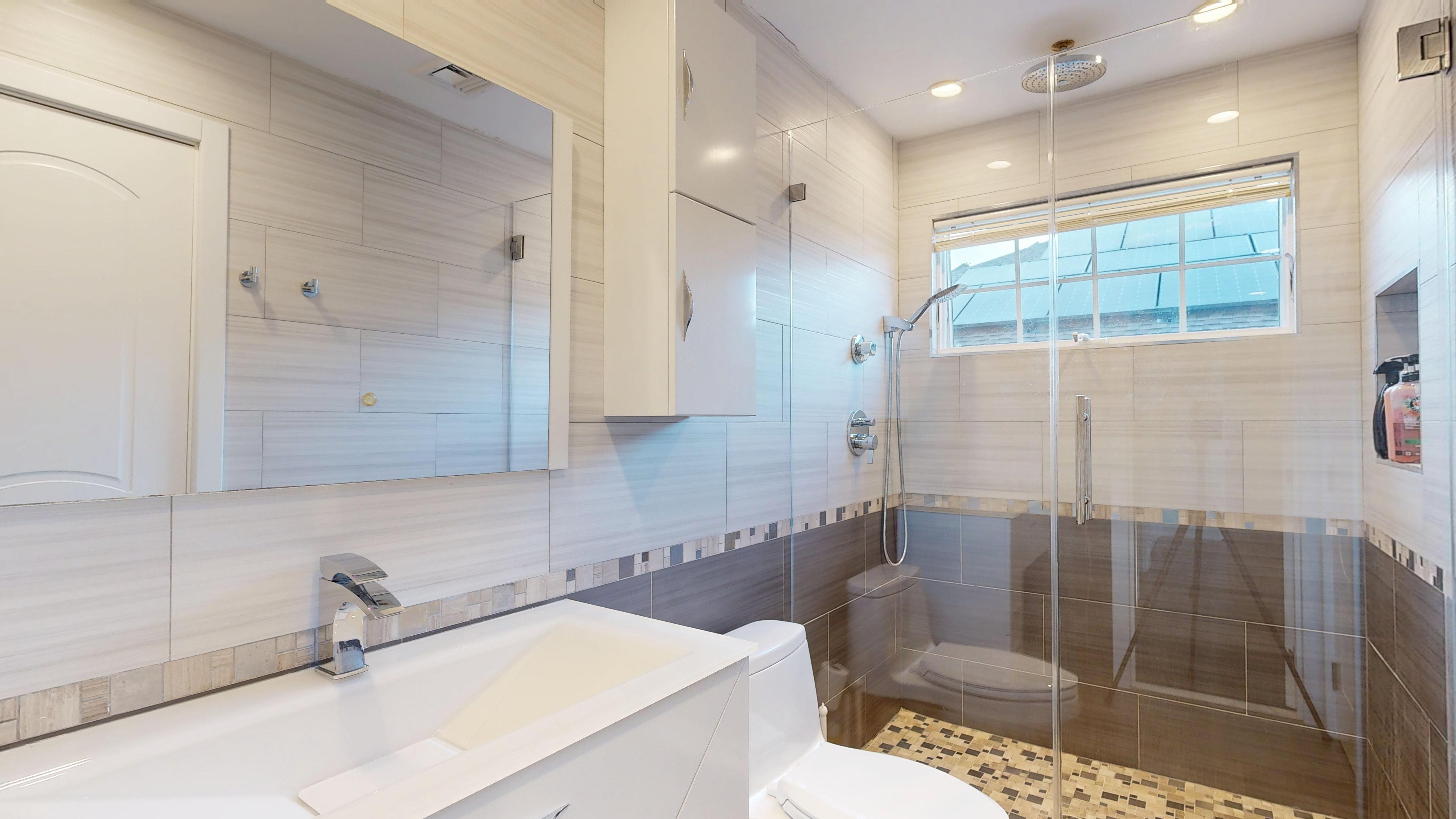 Staten Island, New York, 10301, United States, 6 Bedrooms Bedrooms, ,4 BathroomsBathrooms,Residential,For Sale,1976673