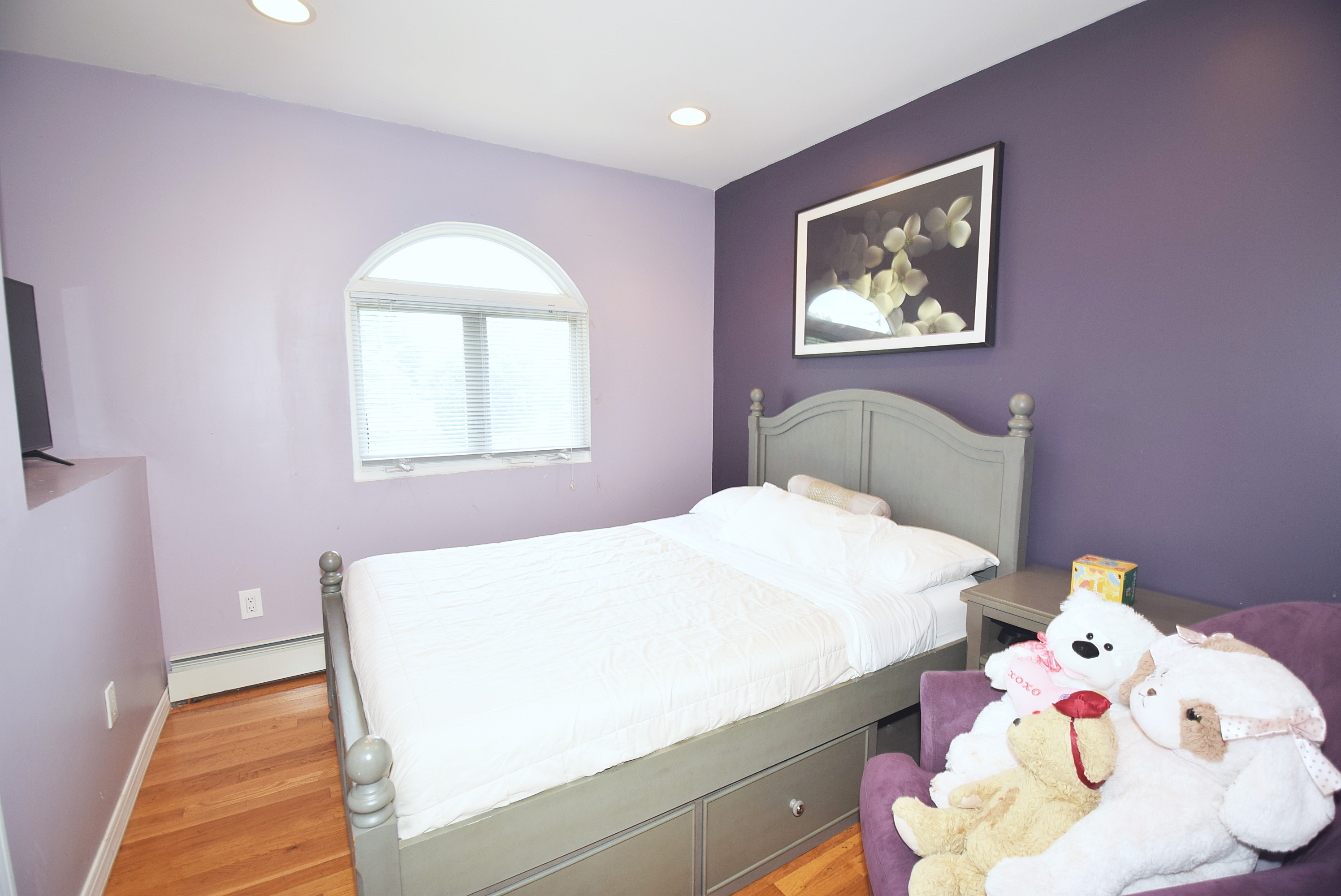 Wheatley Heights, New York, 11798, United States, 5 Bedrooms Bedrooms, ,2 BathroomsBathrooms,Residential,For Sale,1892743