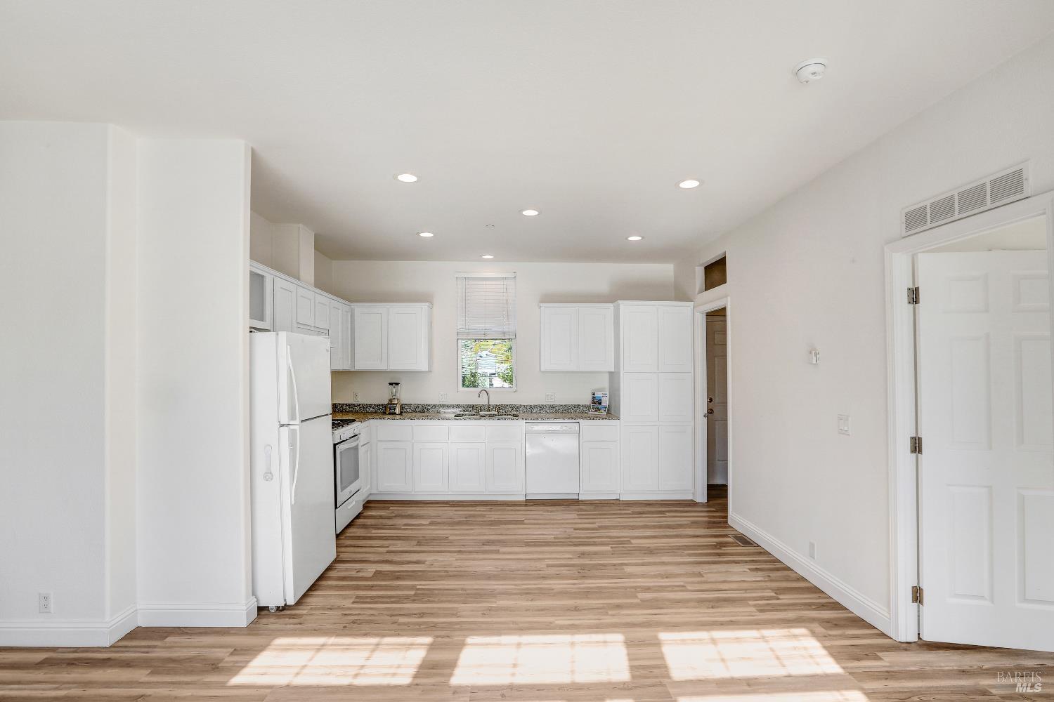 Sonoma, California, 95476, United States, 3 Bedrooms Bedrooms, ,3 BathroomsBathrooms,Residential,For Sale,1806350