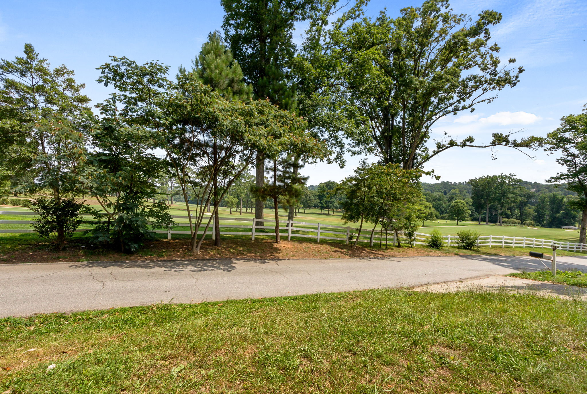  220 Riverside Drive, Greenville, SC 29605 - 物件實景