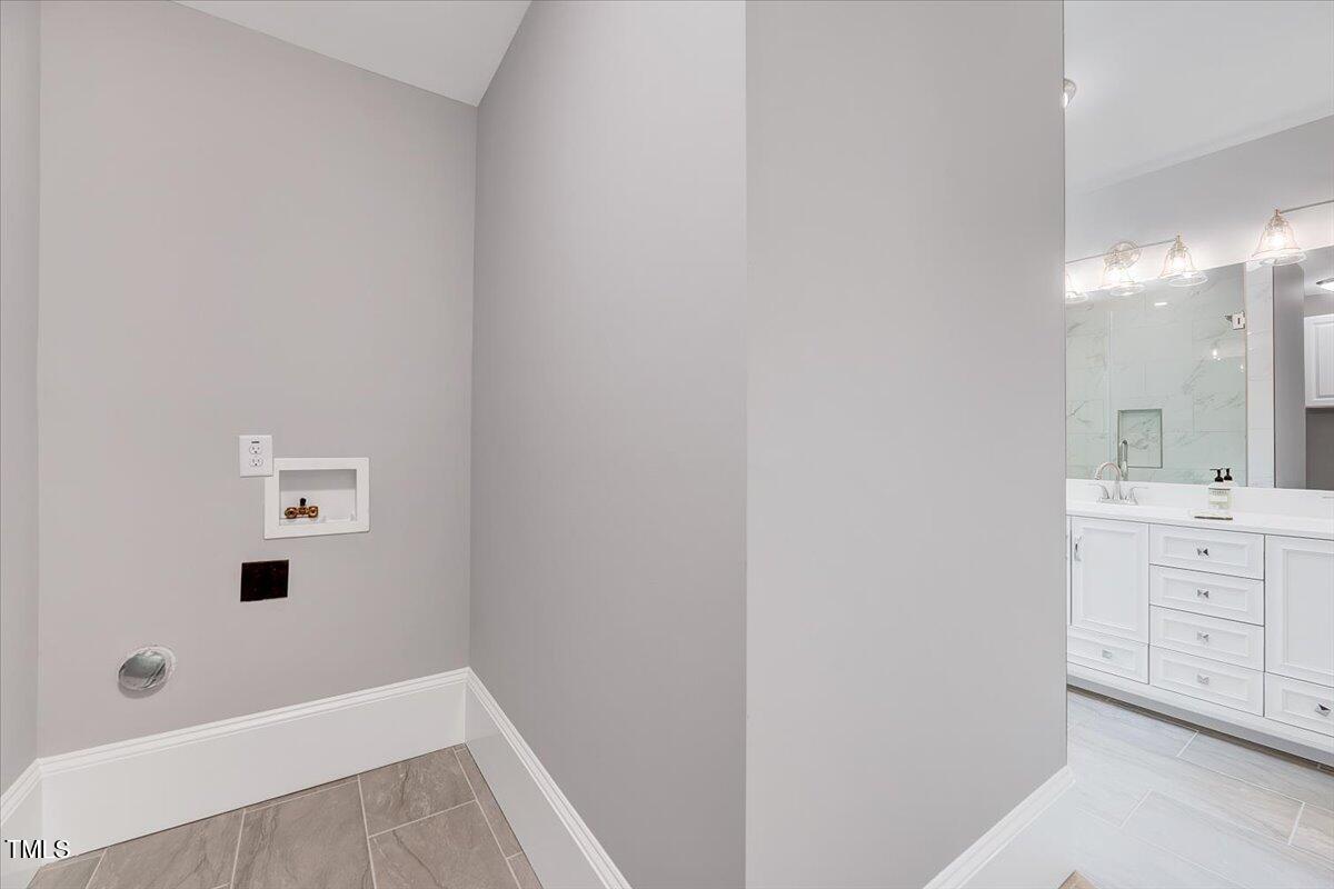 Fuquay Varina, North Carolina, 27526, United States, 4 Bedrooms Bedrooms, ,2 BathroomsBathrooms,Residential,For Sale,1778553