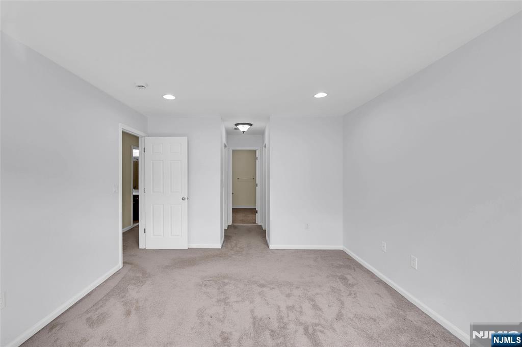 North Brunswick, New Jersey, 08902, United States, 3 Bedrooms Bedrooms, ,4 BathroomsBathrooms,Residential,For Sale,1987579