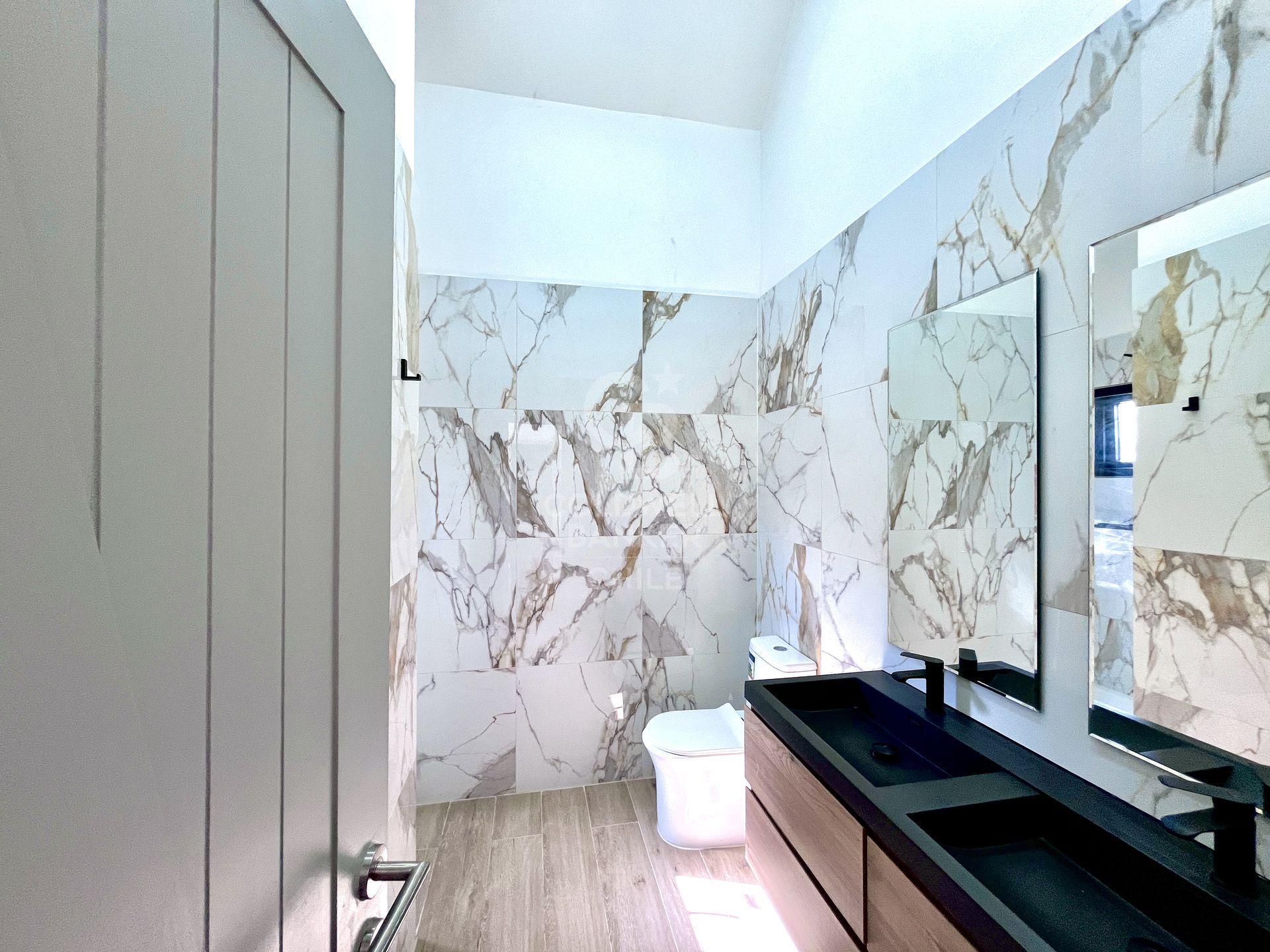 Vitacura, Chile, 3 Bedrooms Bedrooms, ,4 BathroomsBathrooms,Residential,For Sale,1898665