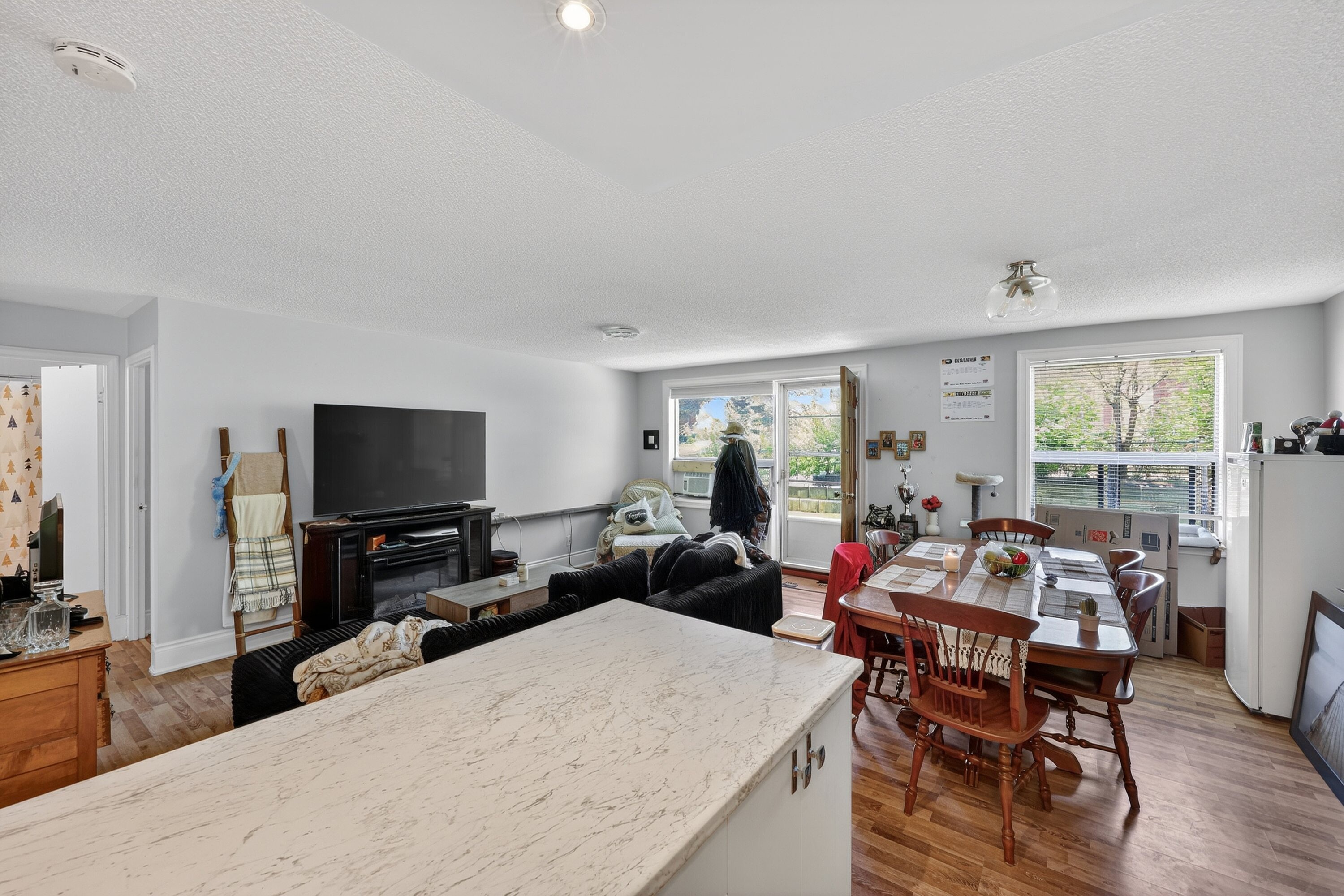  Bright Ground Floor Condo - 物件實景