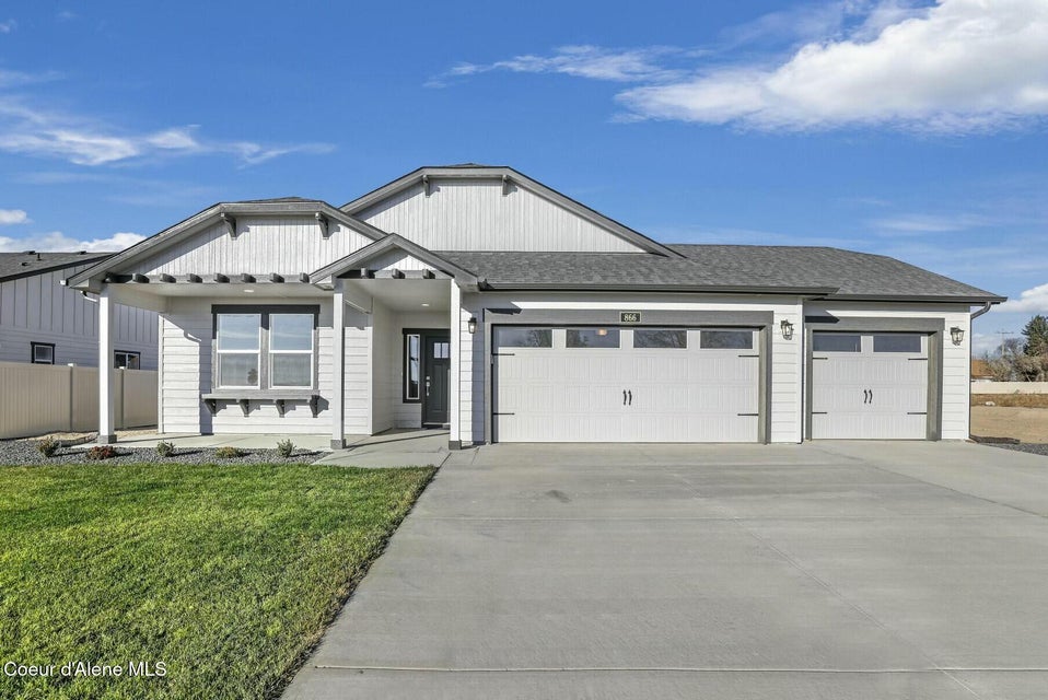 Coeur D'alene, Idaho, 83815, United States, 4 Bedrooms Bedrooms, ,3 BathroomsBathrooms,Residential,For Sale,1760339