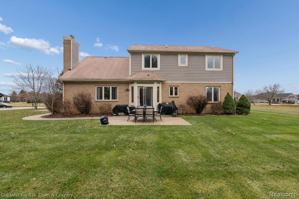 Highland, Michigan, 48357, United States, 4 Bedrooms Bedrooms, ,4 BathroomsBathrooms,Residential,For Sale,2003066