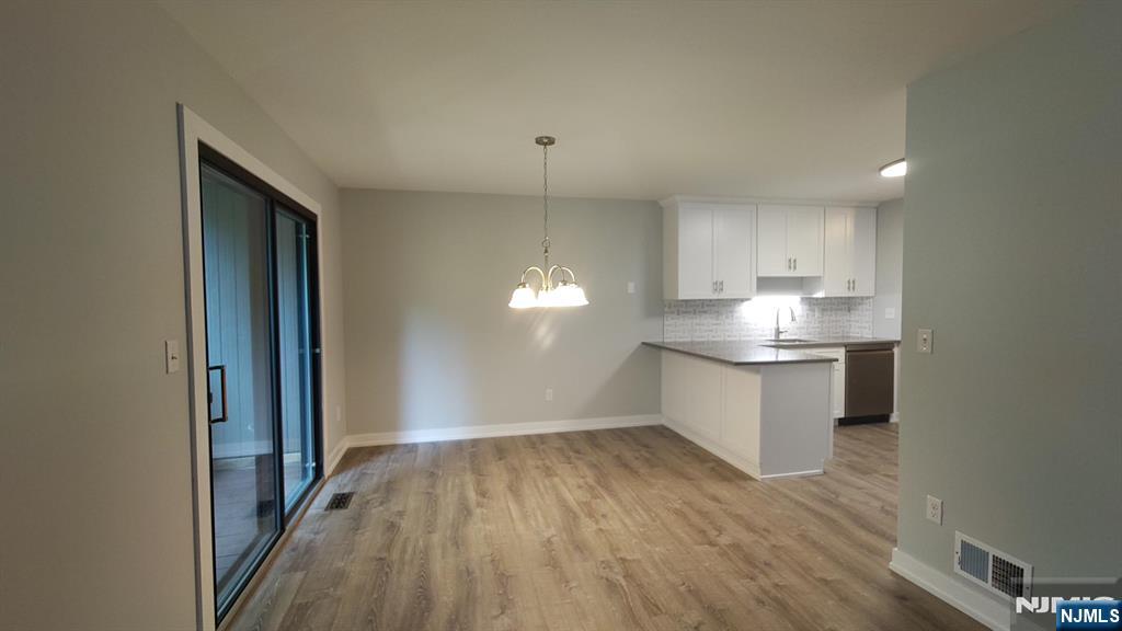 Mahwah, New Jersey, 07430, United States, 2 Bedrooms Bedrooms, ,2 BathroomsBathrooms,Residential,For Sale,1906473