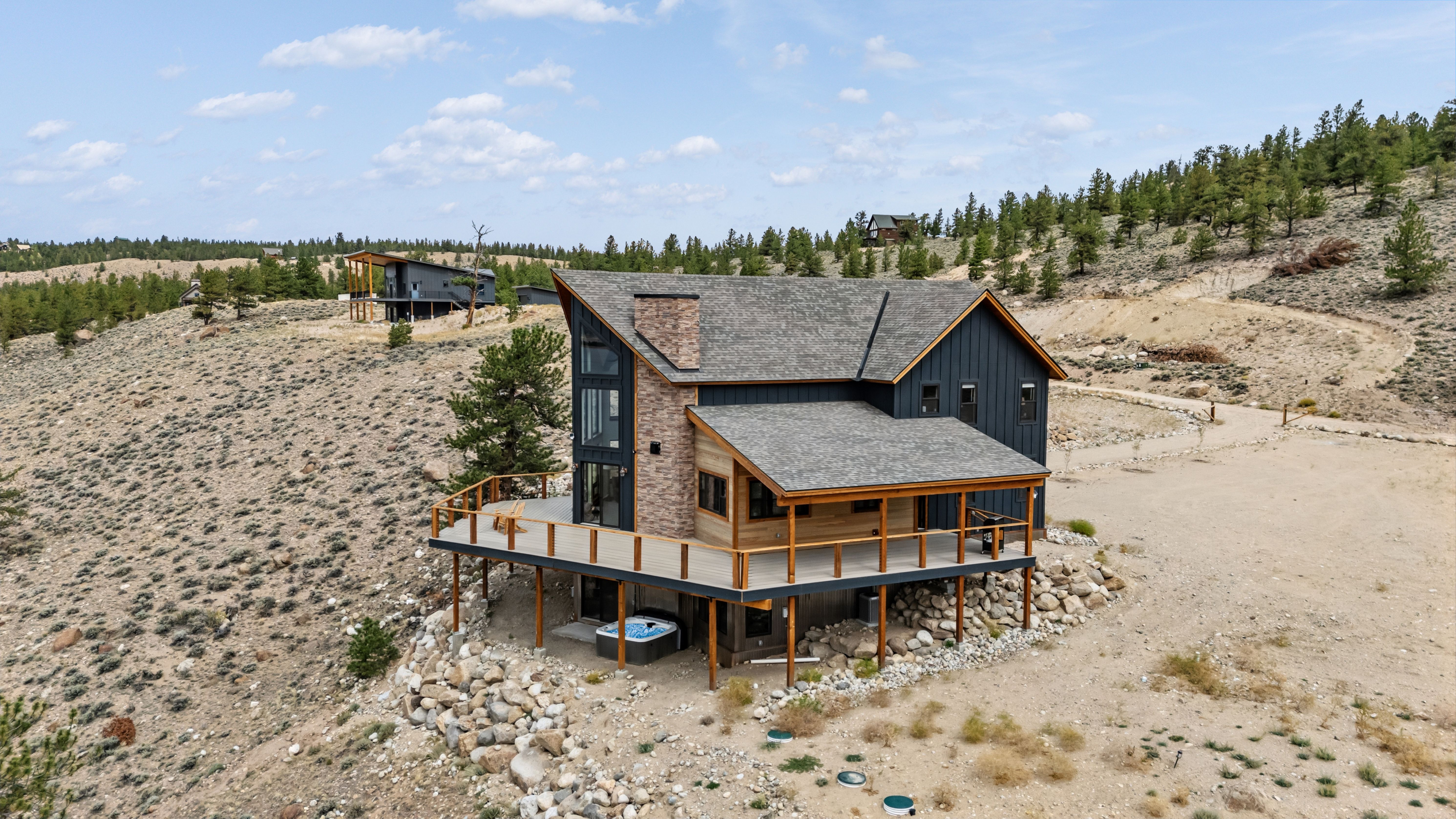  New Construction with Show-Stopping Twin Lakes Views - 物件實景